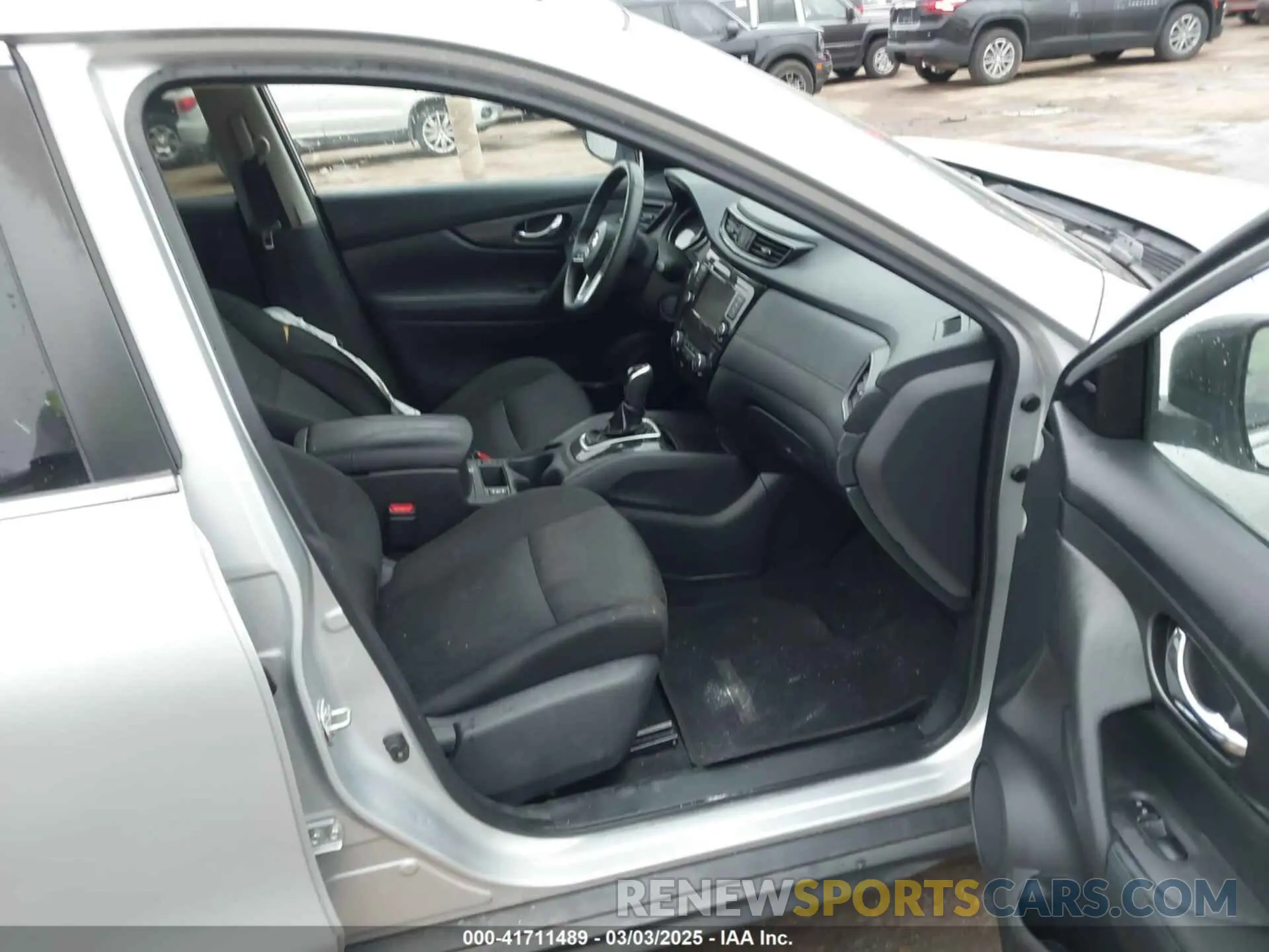 5 Photograph of a damaged car KNMAT2MV8KP541384 NISSAN ROGUE 2019