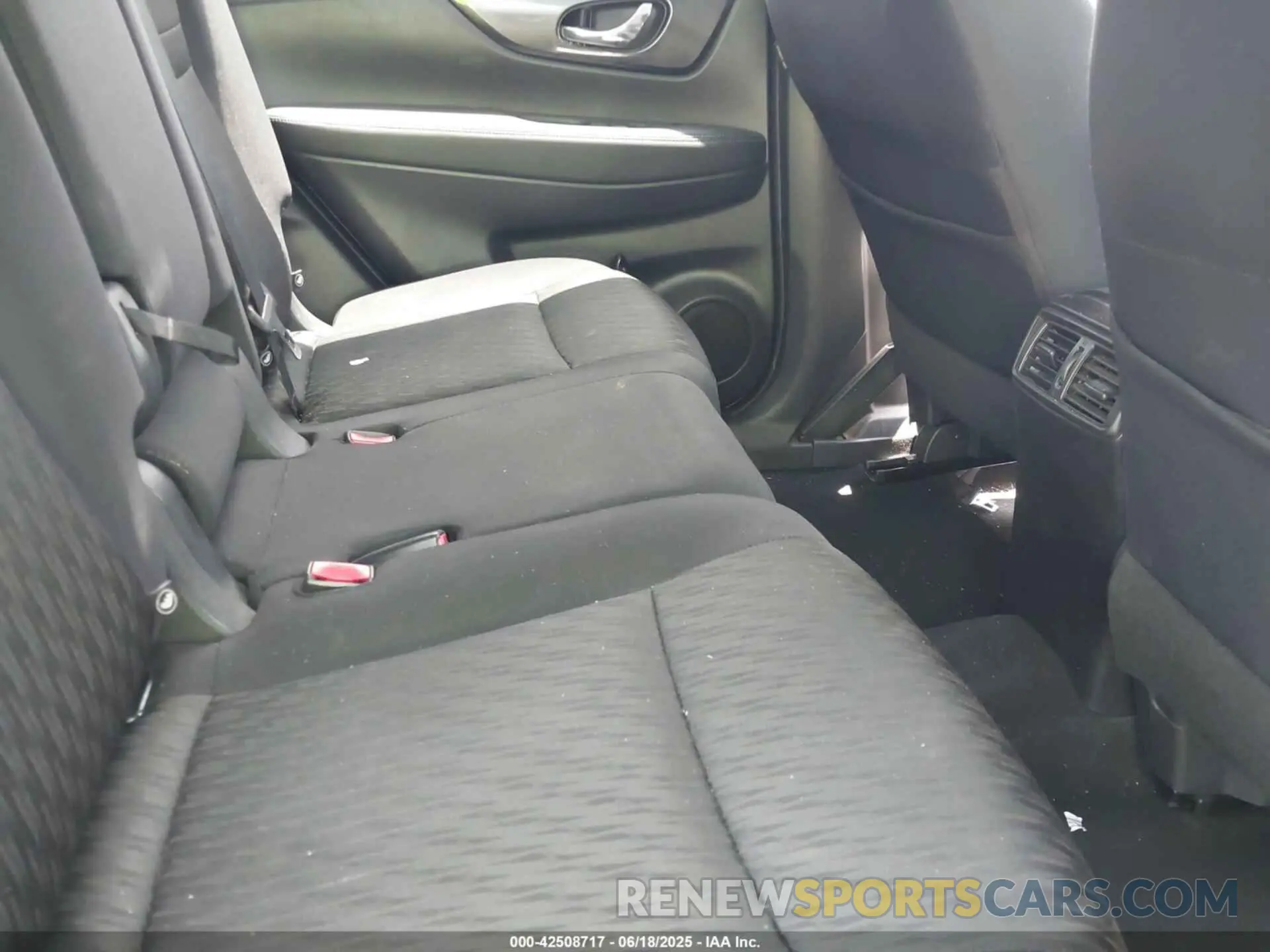8 Photograph of a damaged car KNMAT2MV9KP508538 NISSAN ROGUE 2019