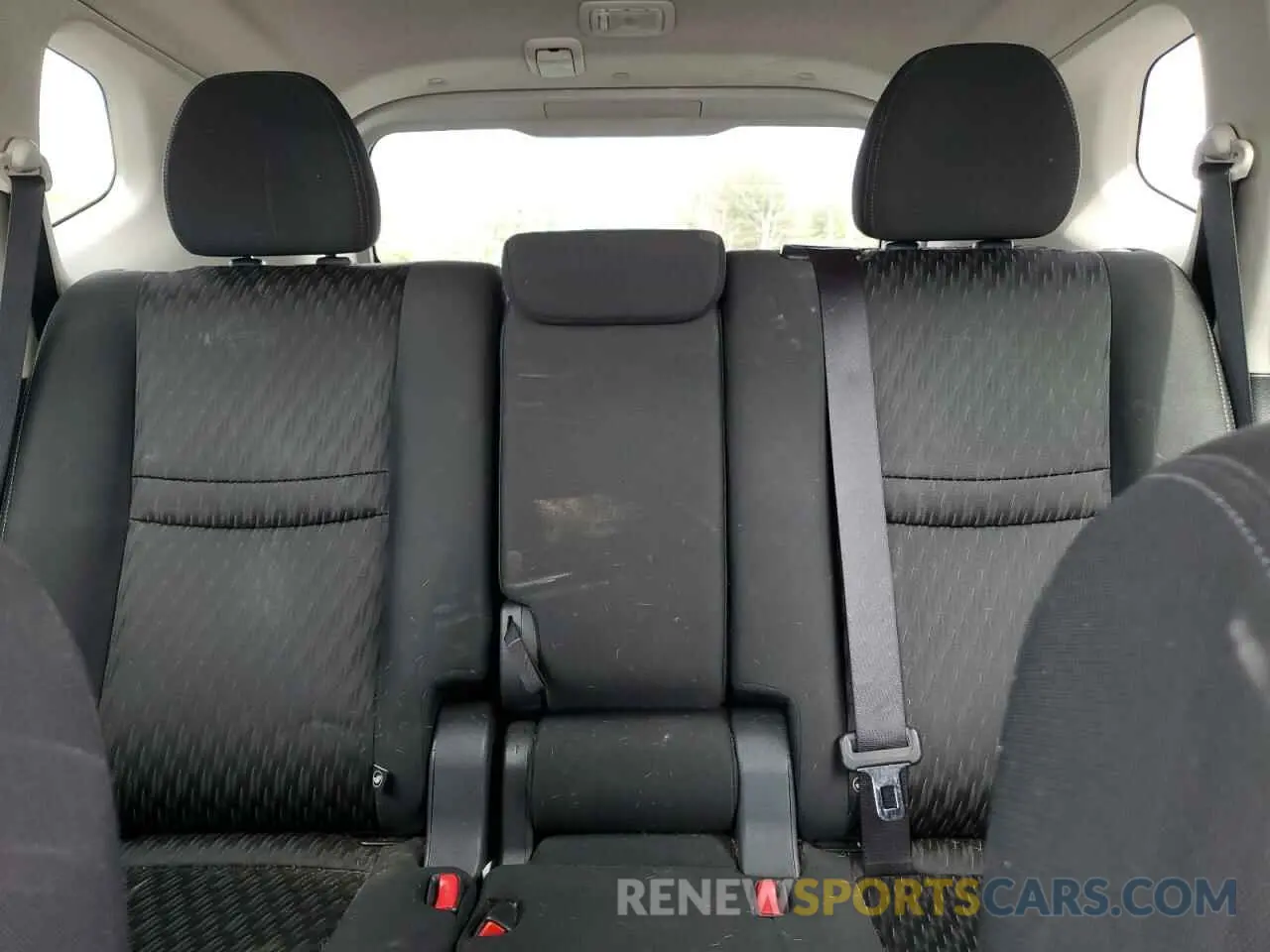 10 Photograph of a damaged car KNMAT2MV9KP550921 NISSAN ROGUE 2019