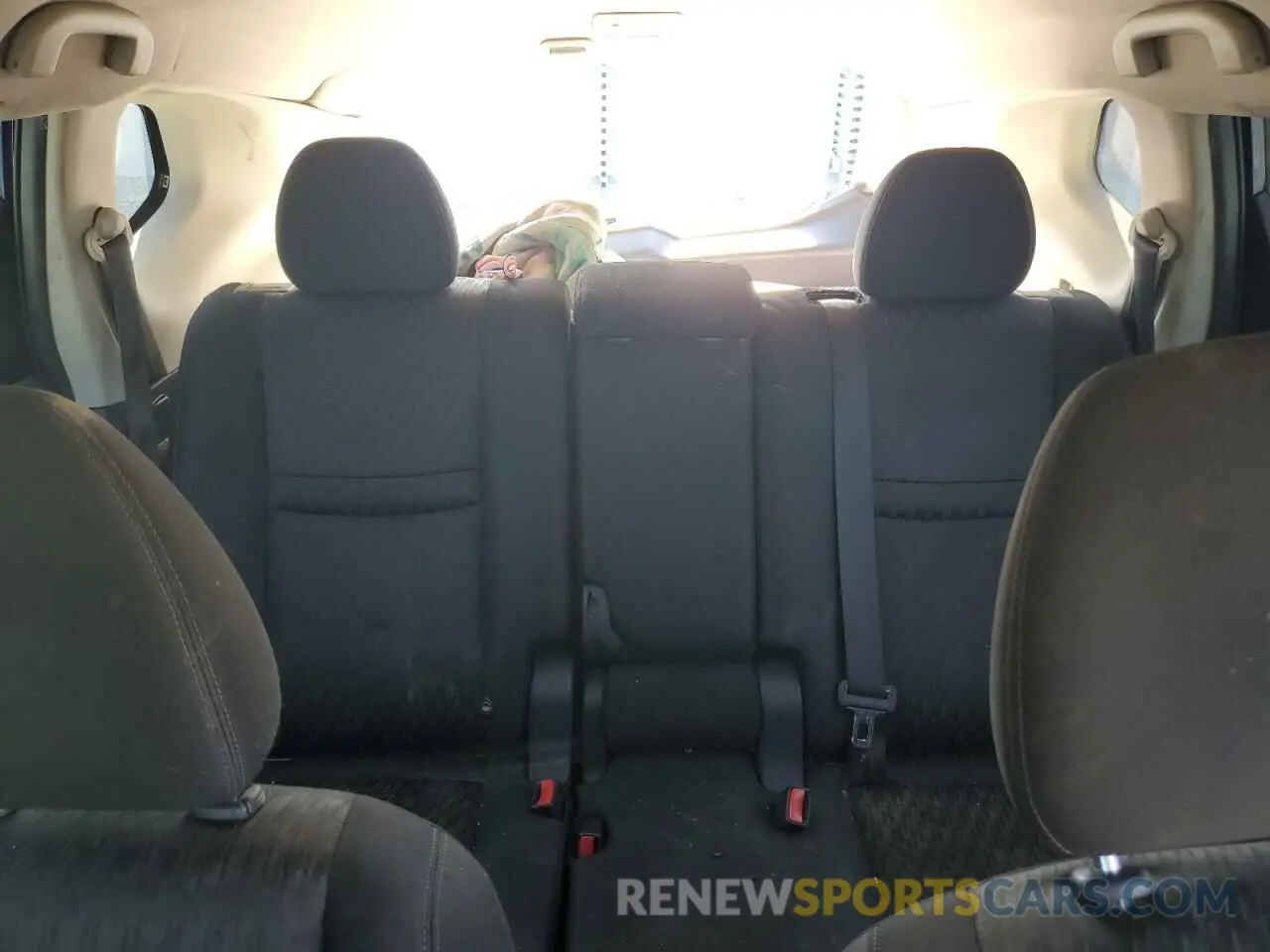 10 Photograph of a damaged car KNMAT2MVXKP518690 NISSAN ROGUE 2019