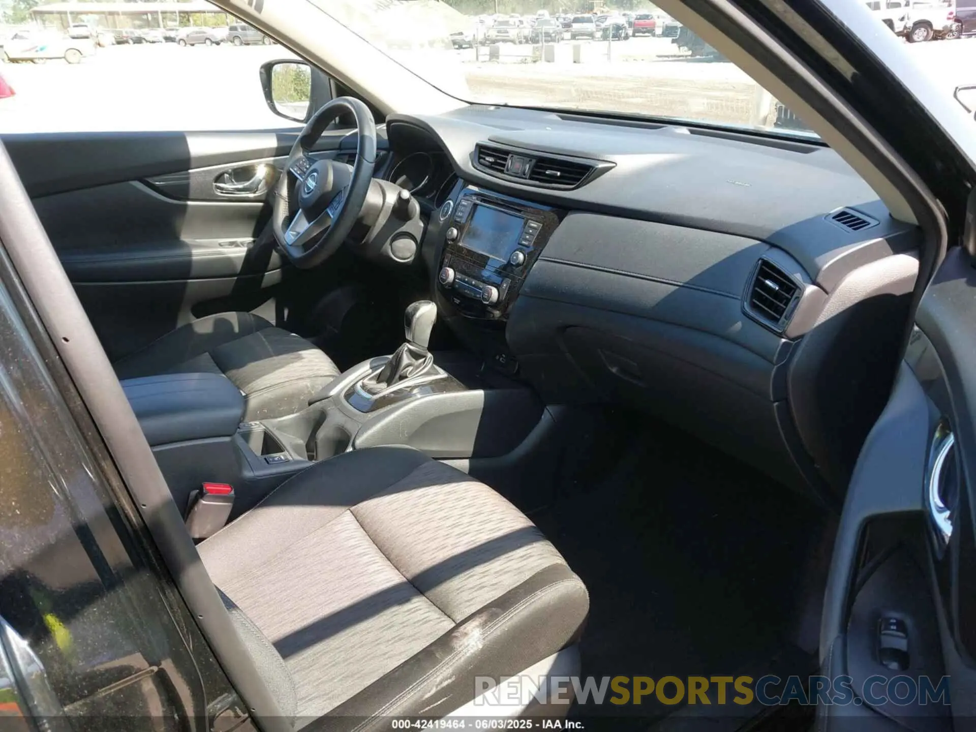 5 Photograph of a damaged car KNMAT2MVXKP527552 NISSAN ROGUE 2019