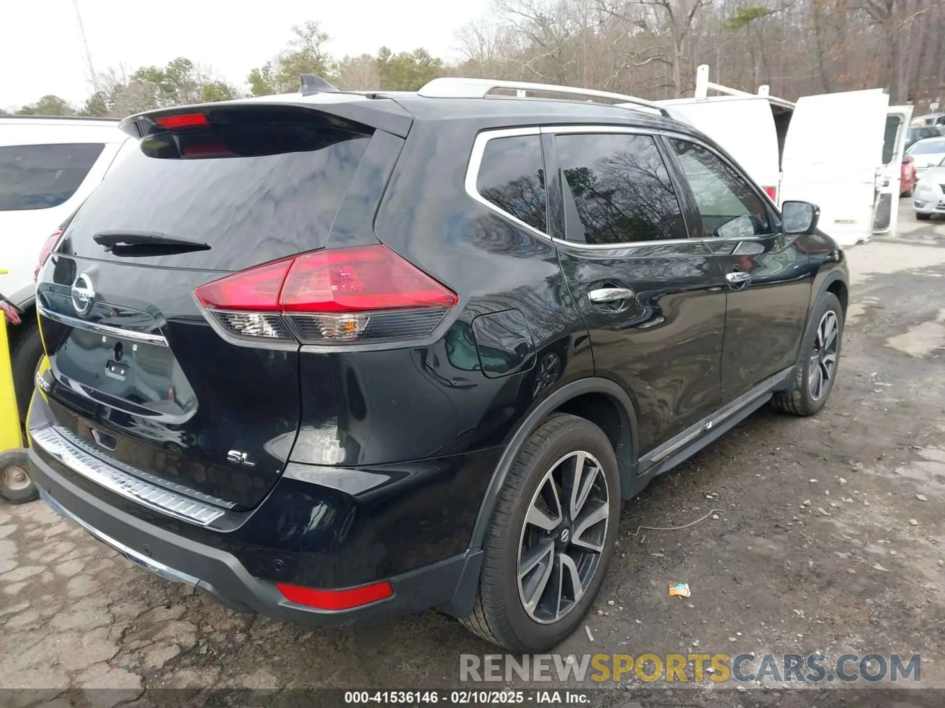 4 Photograph of a damaged car 5N1AT2MT0LC758690 NISSAN ROGUE 2020