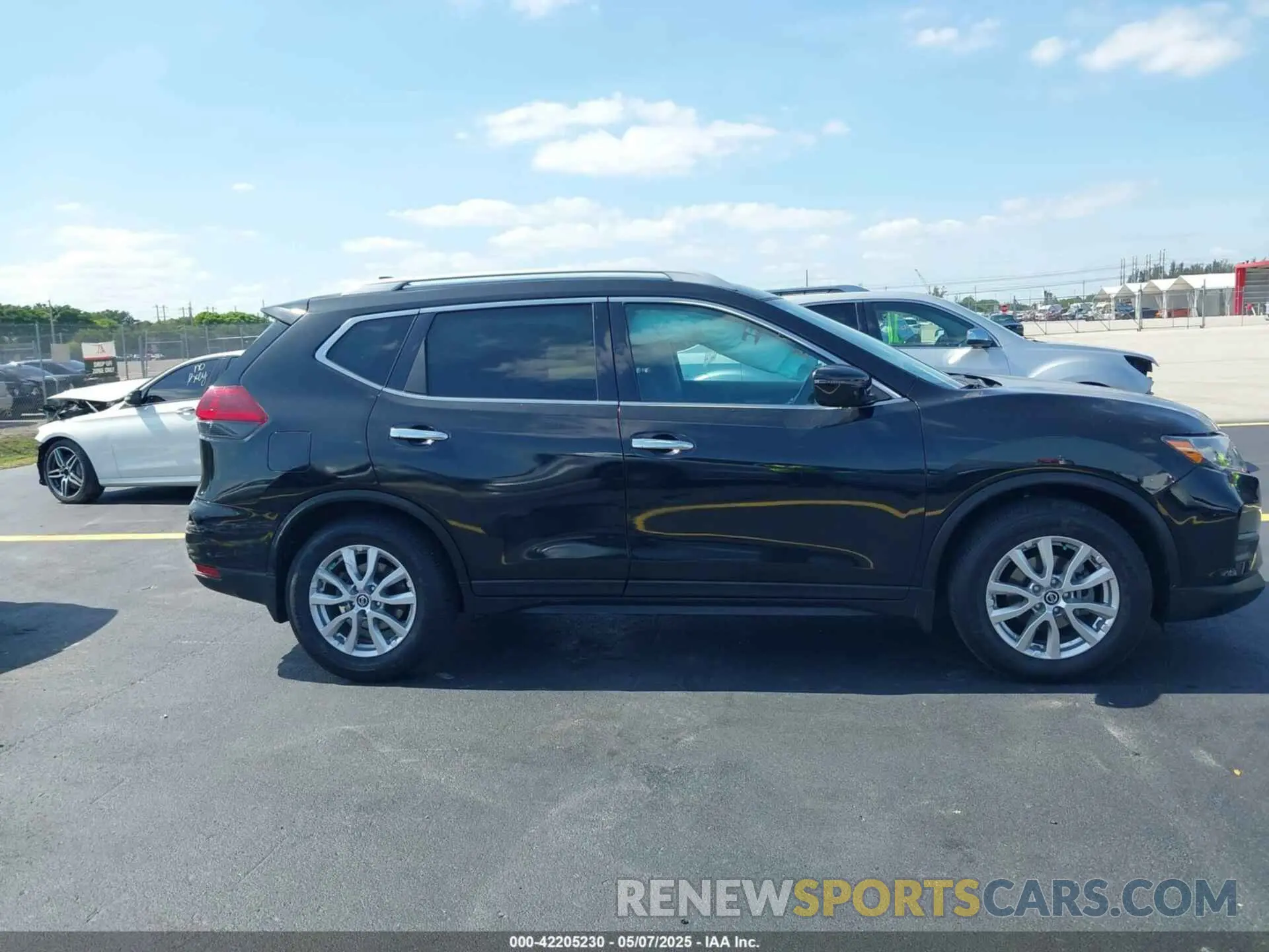 13 Photograph of a damaged car 5N1AT2MT0LC760889 NISSAN ROGUE 2020