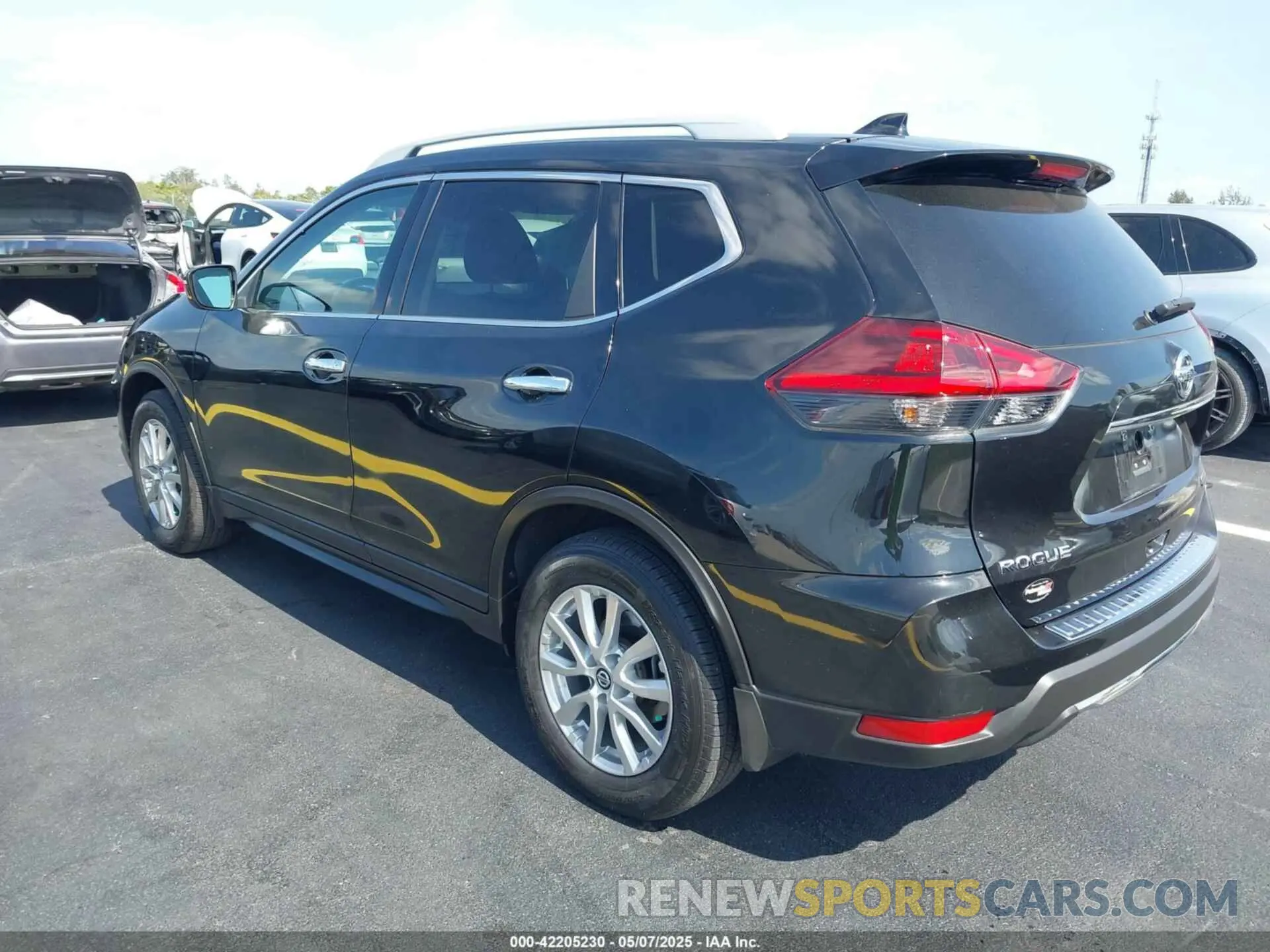 3 Photograph of a damaged car 5N1AT2MT0LC760889 NISSAN ROGUE 2020