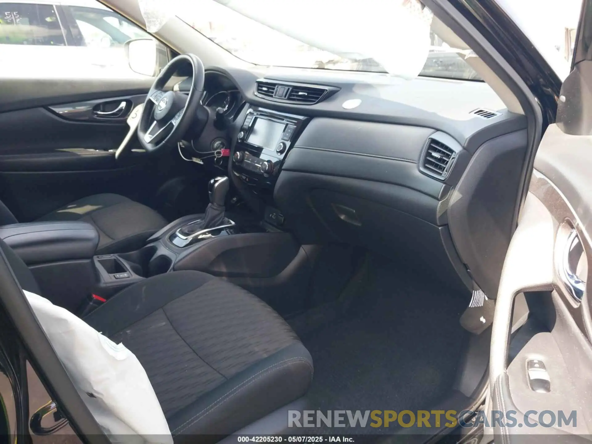 5 Photograph of a damaged car 5N1AT2MT0LC760889 NISSAN ROGUE 2020