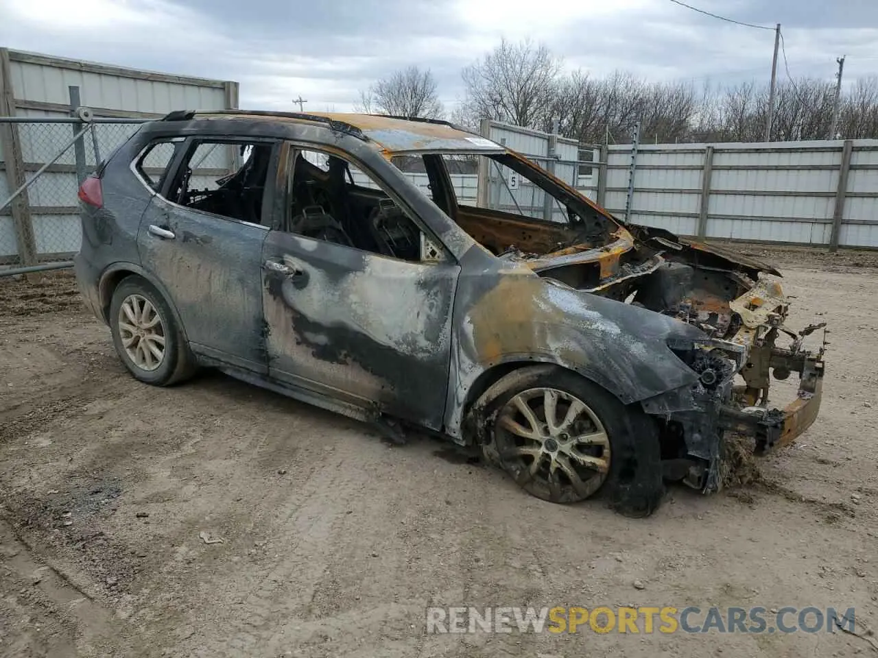 4 Photograph of a damaged car 5N1AT2MT1LC715122 NISSAN ROGUE 2020