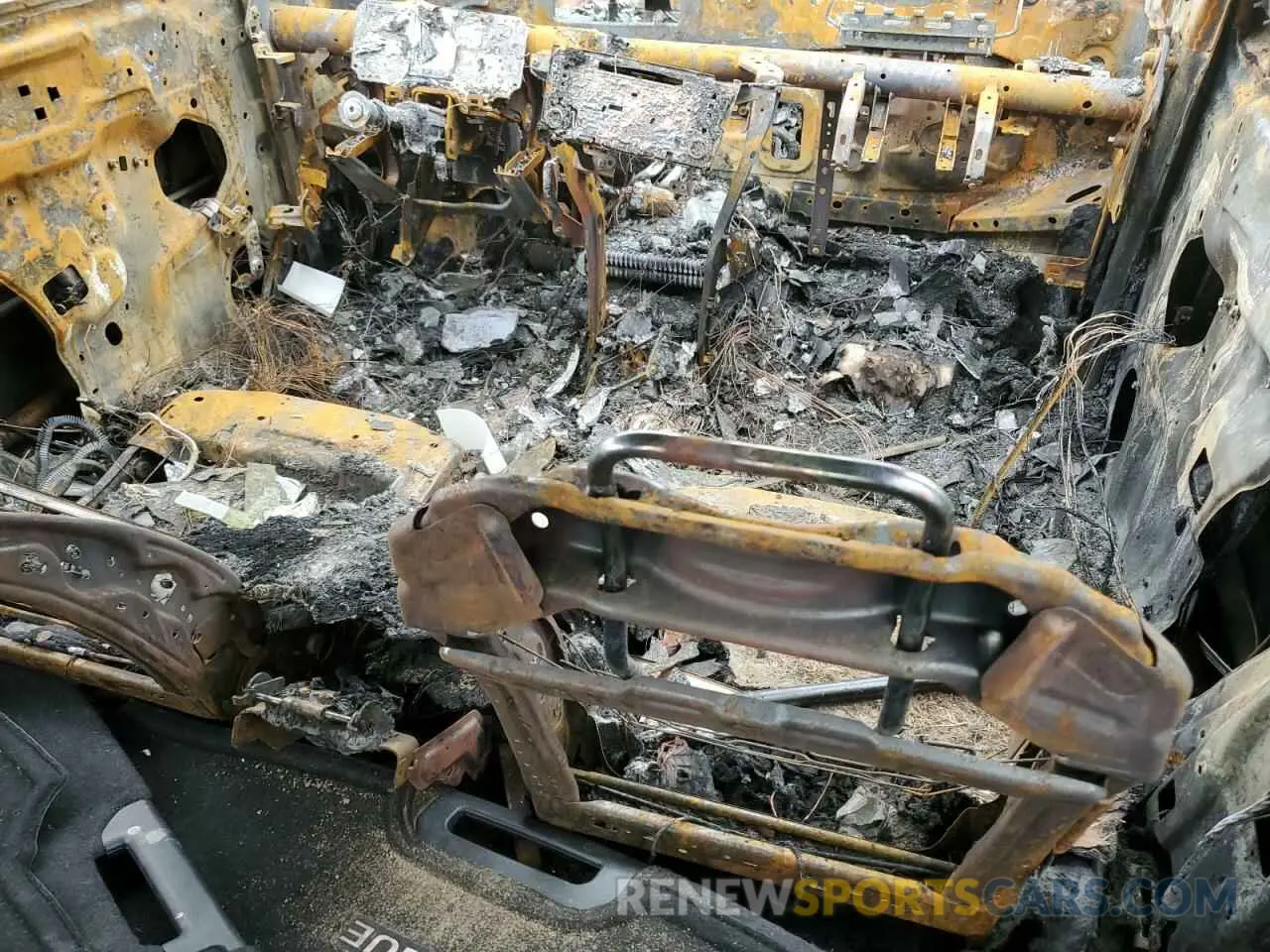 8 Photograph of a damaged car 5N1AT2MT1LC715122 NISSAN ROGUE 2020