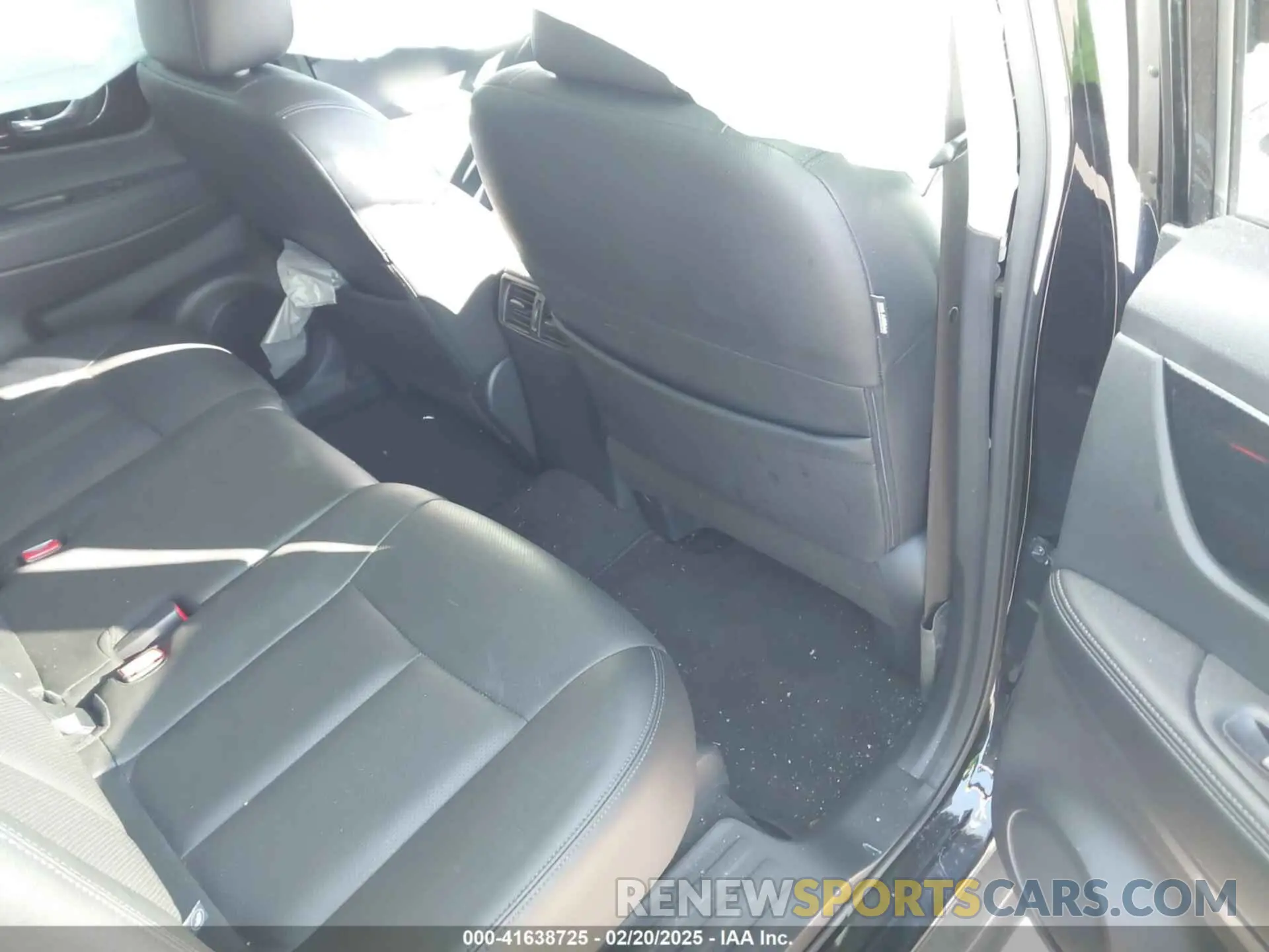 8 Photograph of a damaged car 5N1AT2MT1LC749237 NISSAN ROGUE 2020