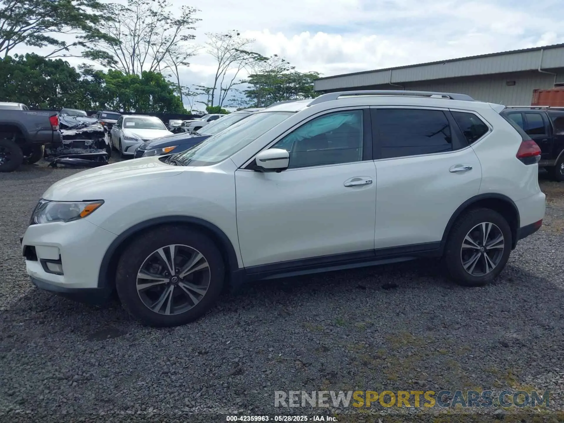 14 Photograph of a damaged car 5N1AT2MT1LC753000 NISSAN ROGUE 2020