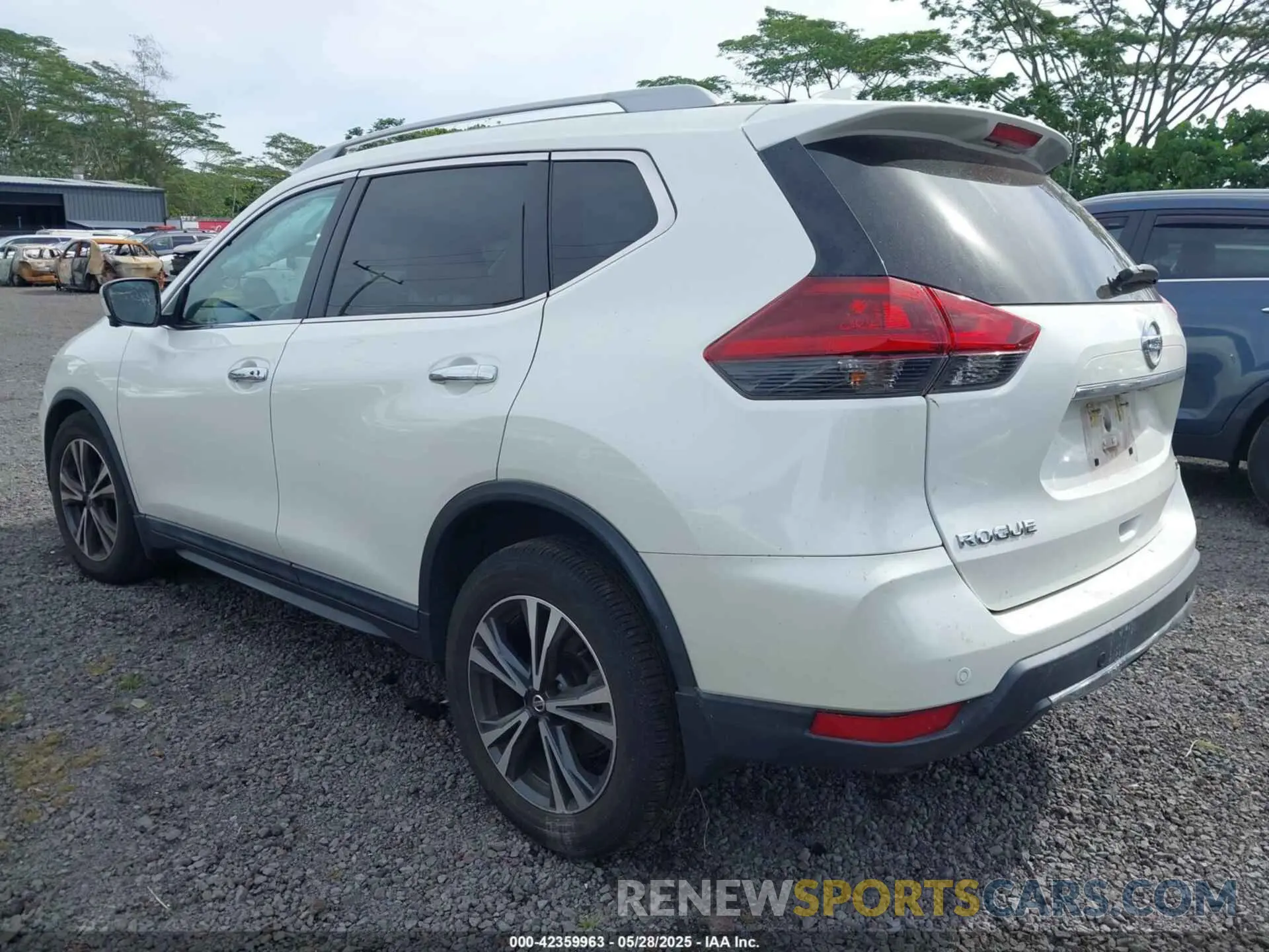 3 Photograph of a damaged car 5N1AT2MT1LC753000 NISSAN ROGUE 2020