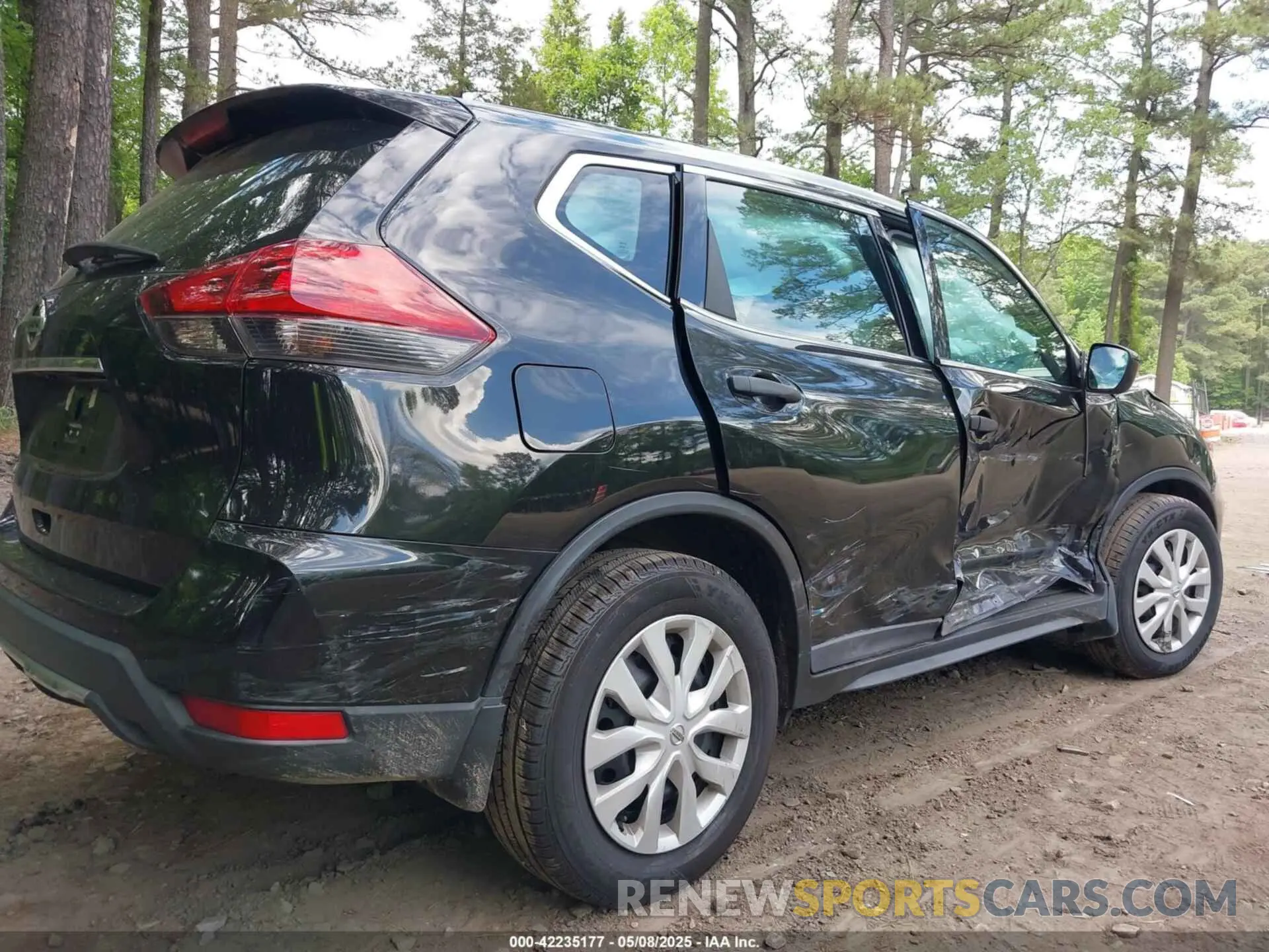 18 Photograph of a damaged car 5N1AT2MT2LC796924 NISSAN ROGUE 2020