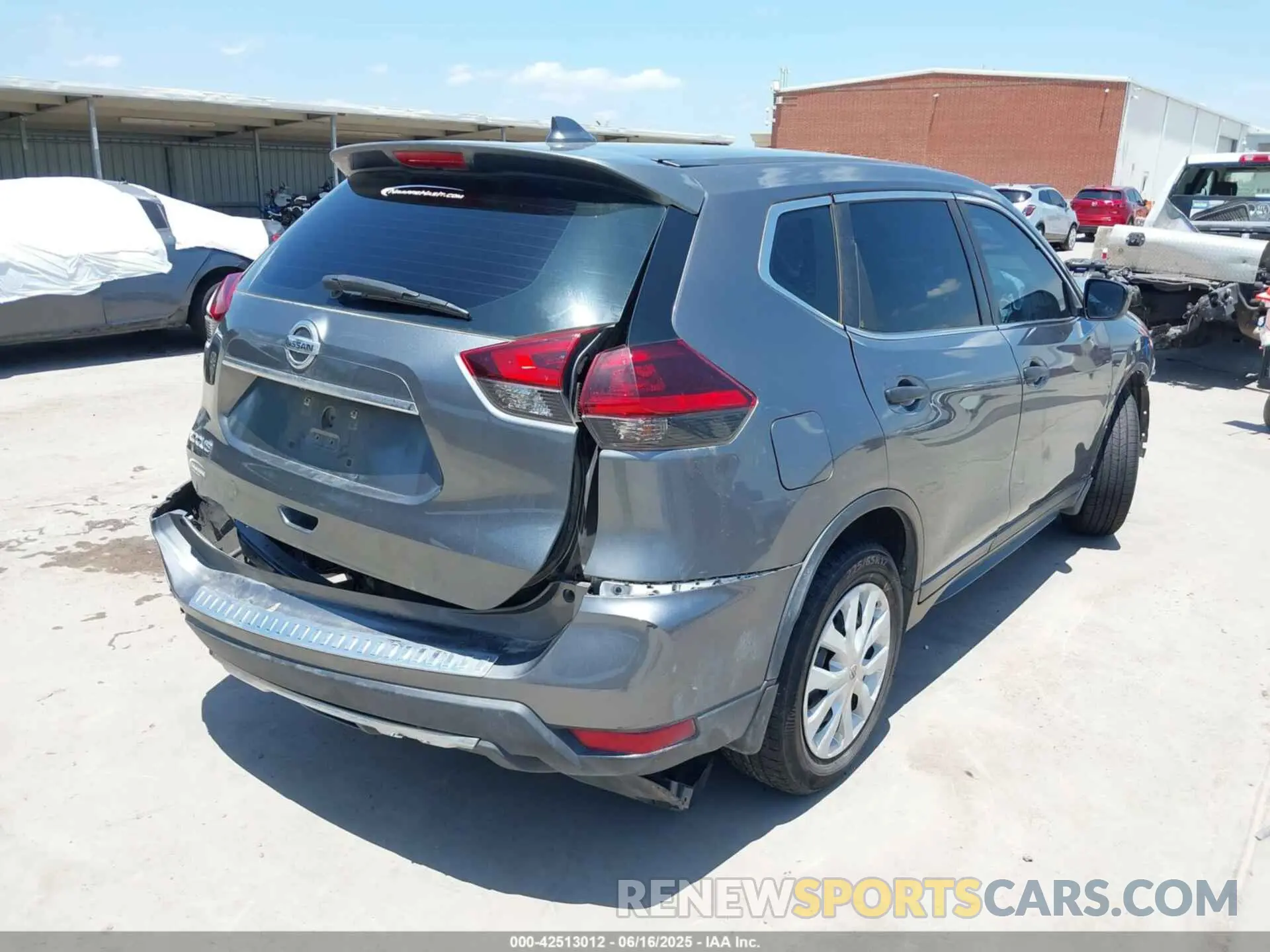 4 Photograph of a damaged car 5N1AT2MT4LC726745 NISSAN ROGUE 2020
