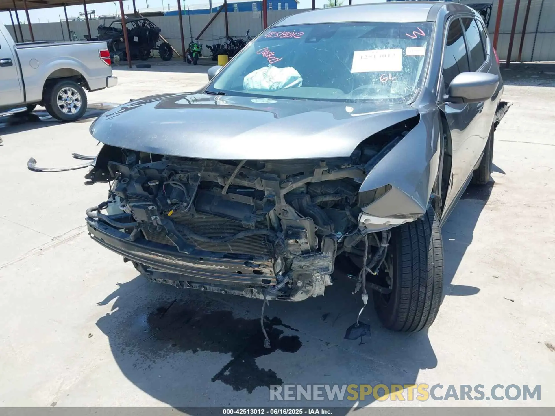 6 Photograph of a damaged car 5N1AT2MT4LC726745 NISSAN ROGUE 2020