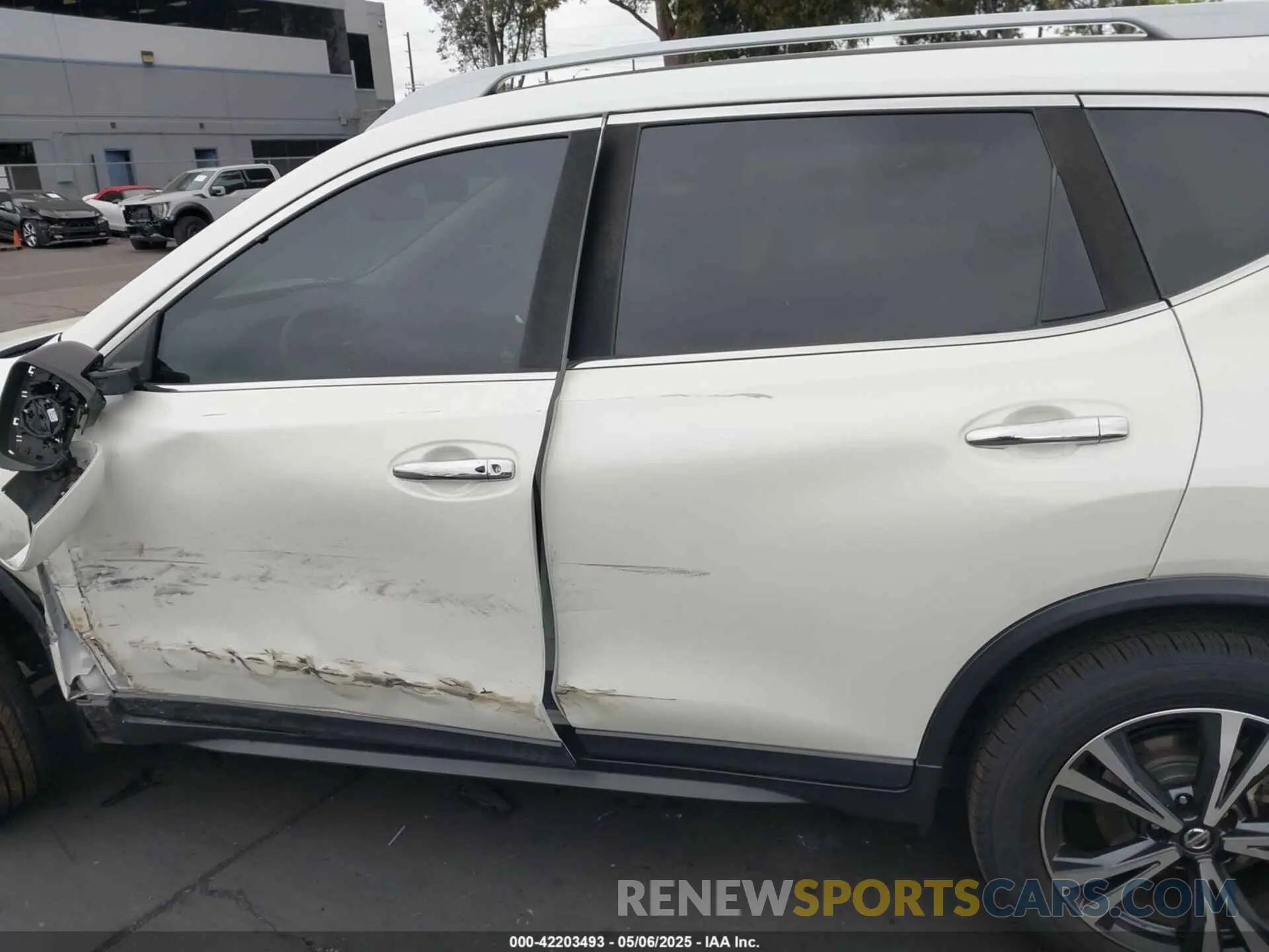 15 Photograph of a damaged car 5N1AT2MT4LC792857 NISSAN ROGUE 2020