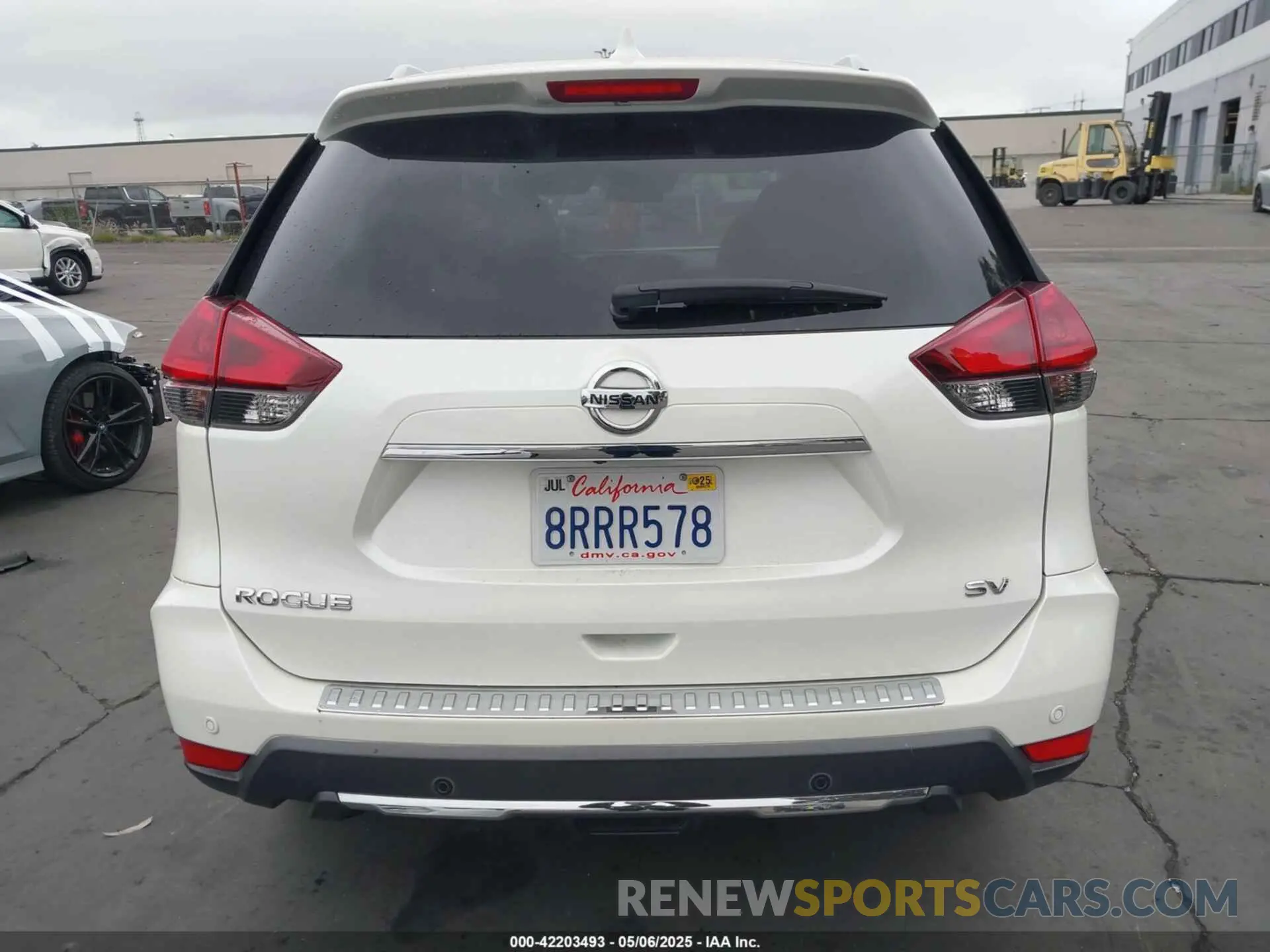 17 Photograph of a damaged car 5N1AT2MT4LC792857 NISSAN ROGUE 2020