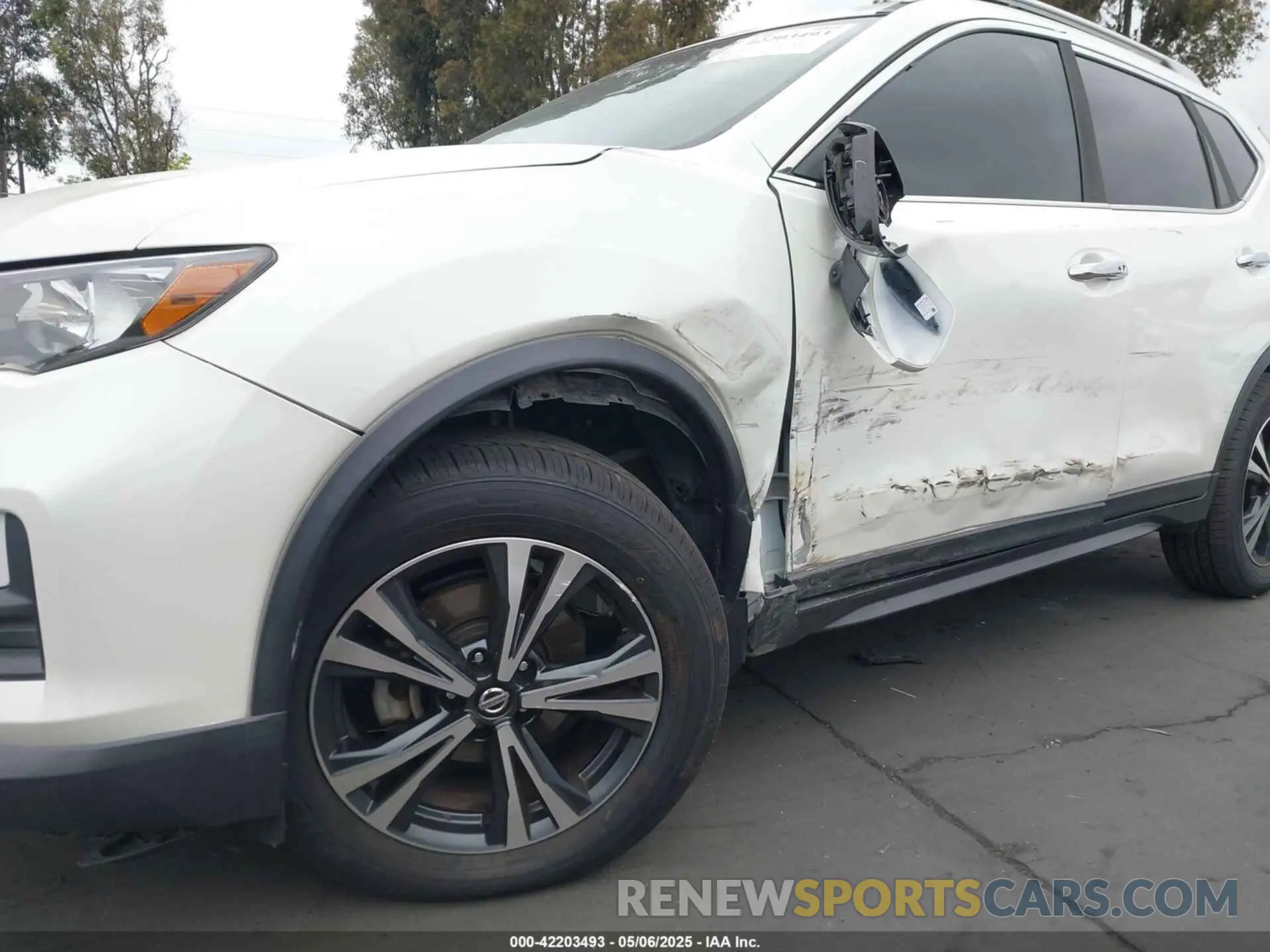18 Photograph of a damaged car 5N1AT2MT4LC792857 NISSAN ROGUE 2020