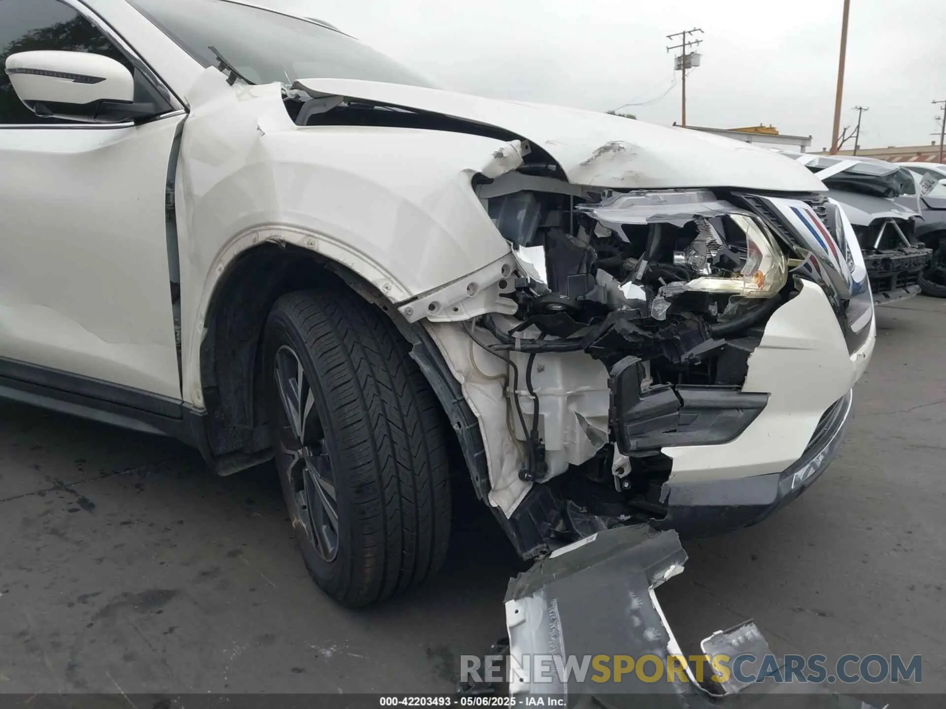6 Photograph of a damaged car 5N1AT2MT4LC792857 NISSAN ROGUE 2020