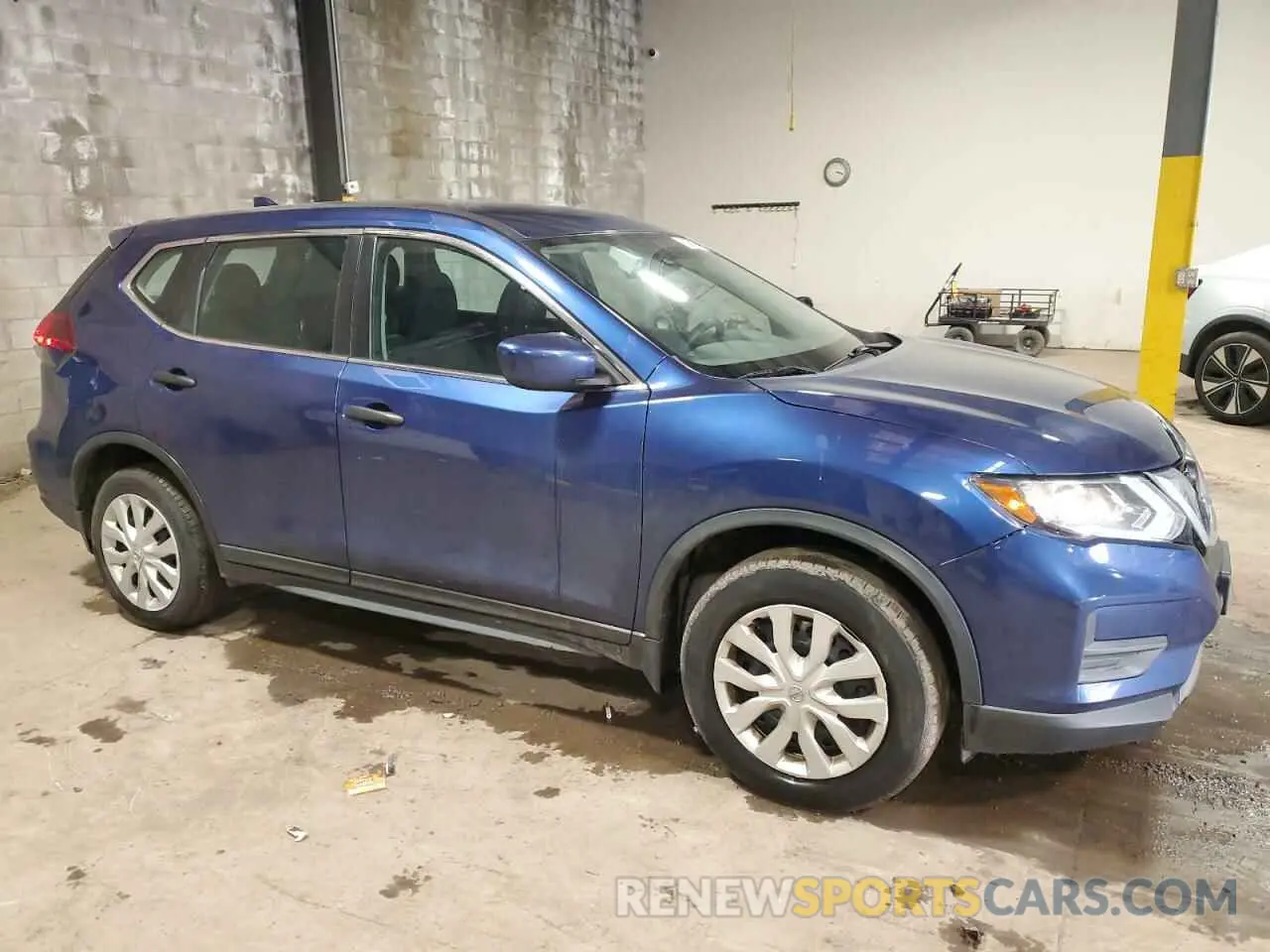 4 Photograph of a damaged car 5N1AT2MT4LC817708 NISSAN ROGUE 2020