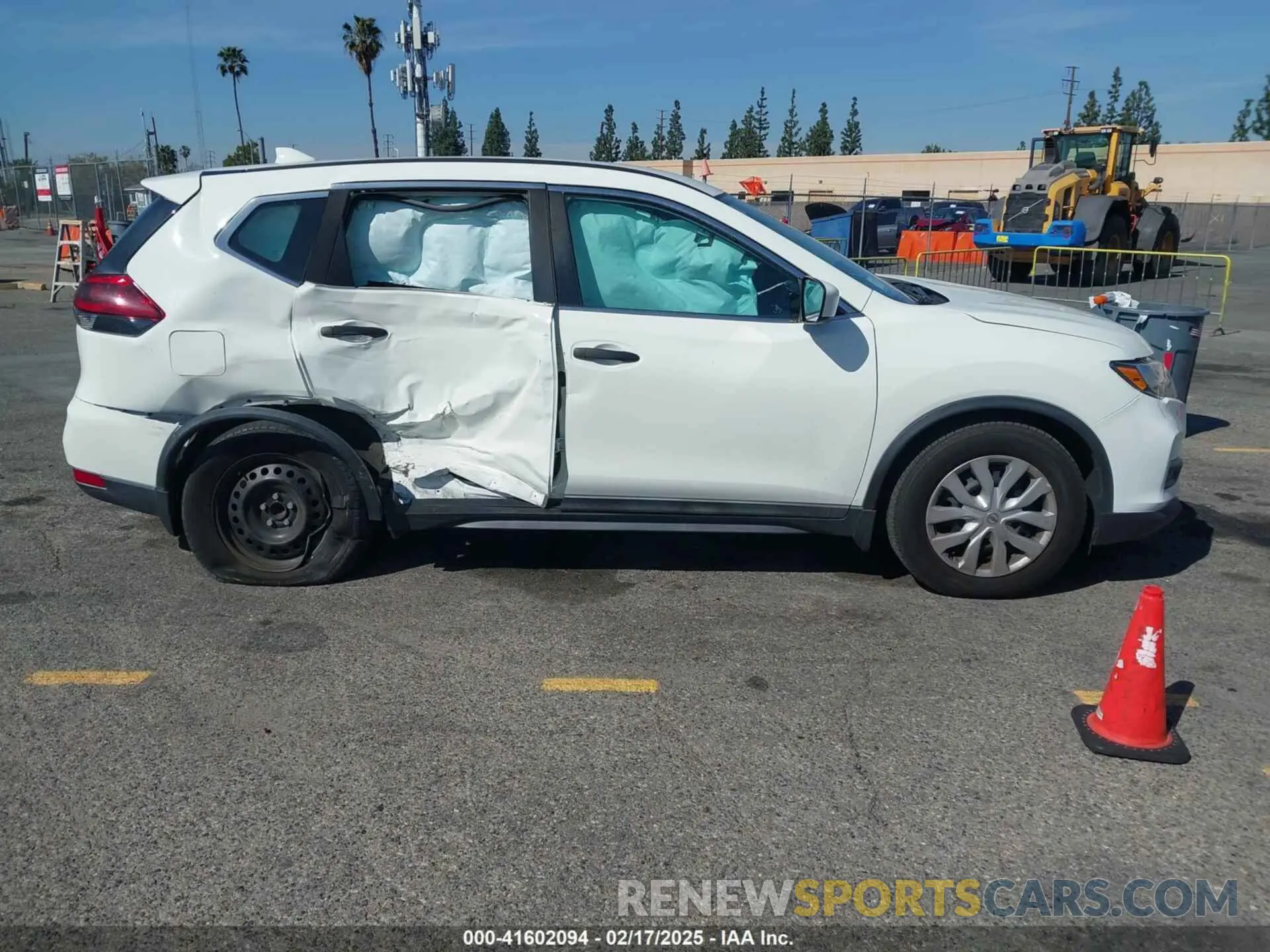 13 Photograph of a damaged car 5N1AT2MT5LC738189 NISSAN ROGUE 2020