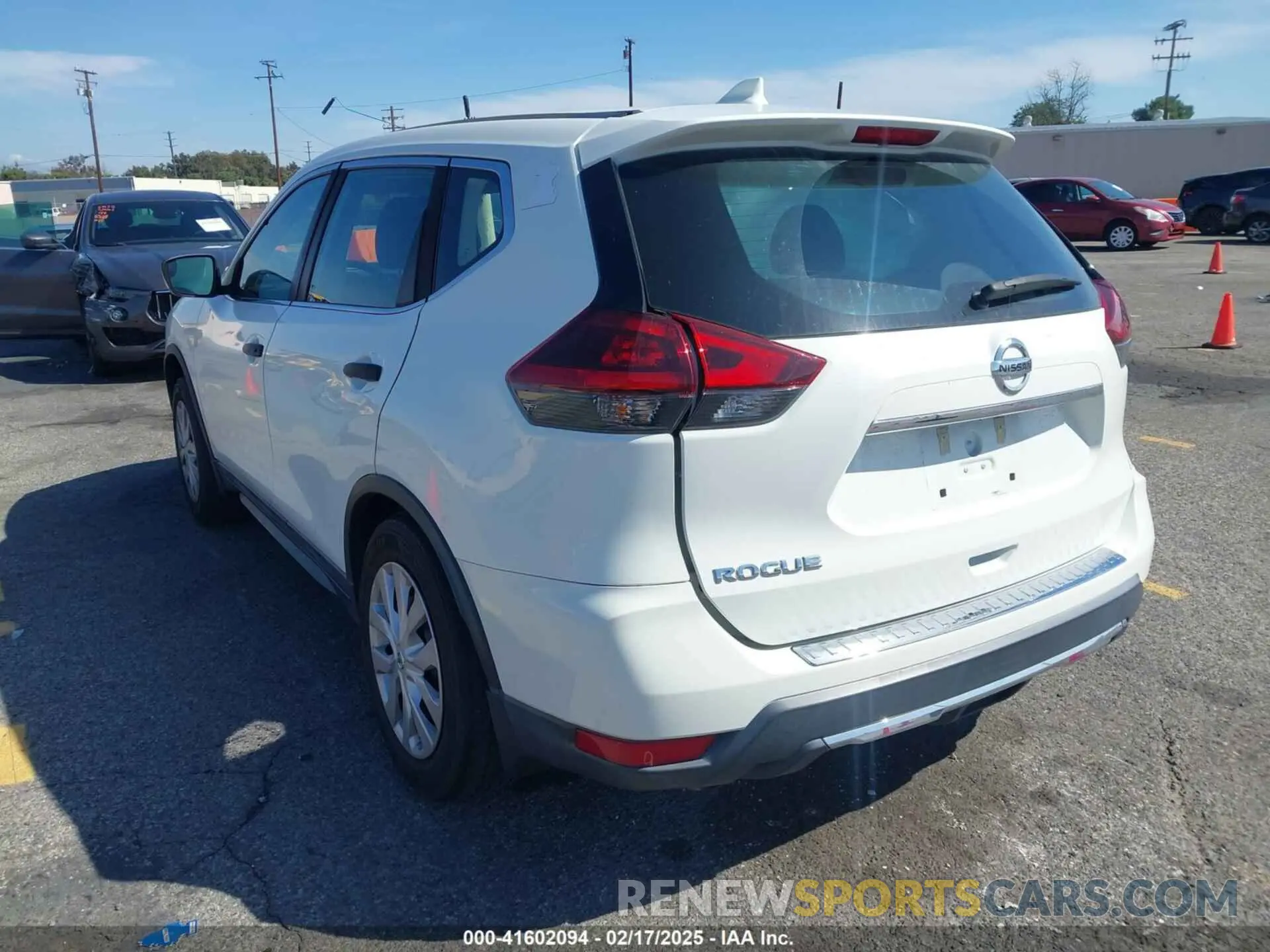 3 Photograph of a damaged car 5N1AT2MT5LC738189 NISSAN ROGUE 2020