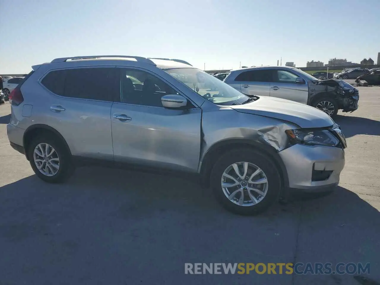 4 Photograph of a damaged car 5N1AT2MT5LC797310 NISSAN ROGUE 2020