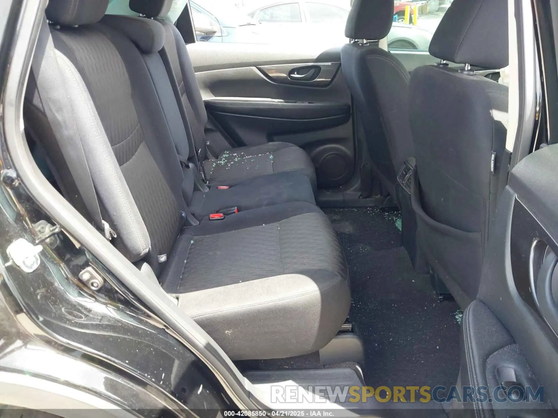 8 Photograph of a damaged car 5N1AT2MT5LC815269 NISSAN ROGUE 2020