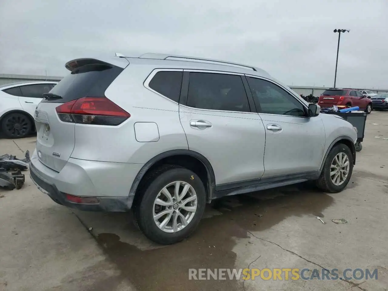 3 Photograph of a damaged car 5N1AT2MT6LC711311 NISSAN ROGUE 2020