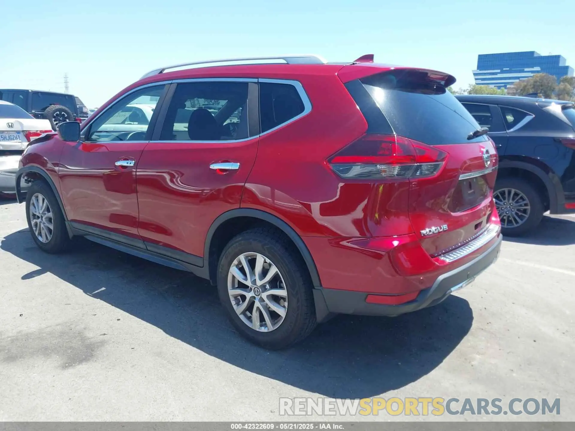 3 Photograph of a damaged car 5N1AT2MT6LC734328 NISSAN ROGUE 2020