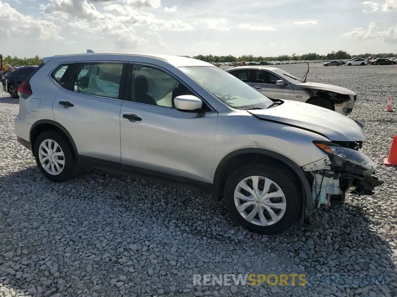 4 Photograph of a damaged car 5N1AT2MT6LC752652 NISSAN ROGUE 2020
