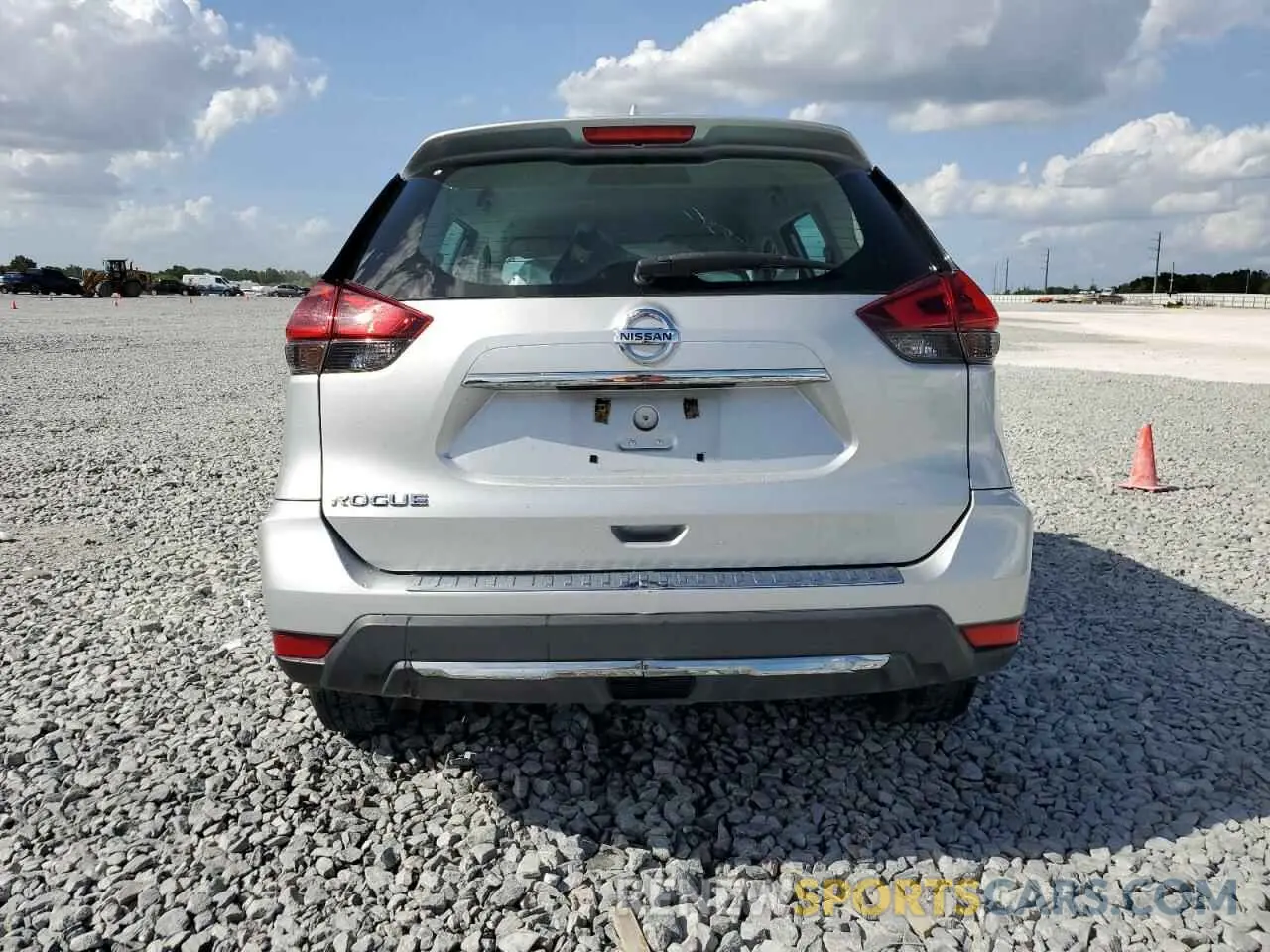 6 Photograph of a damaged car 5N1AT2MT6LC752652 NISSAN ROGUE 2020