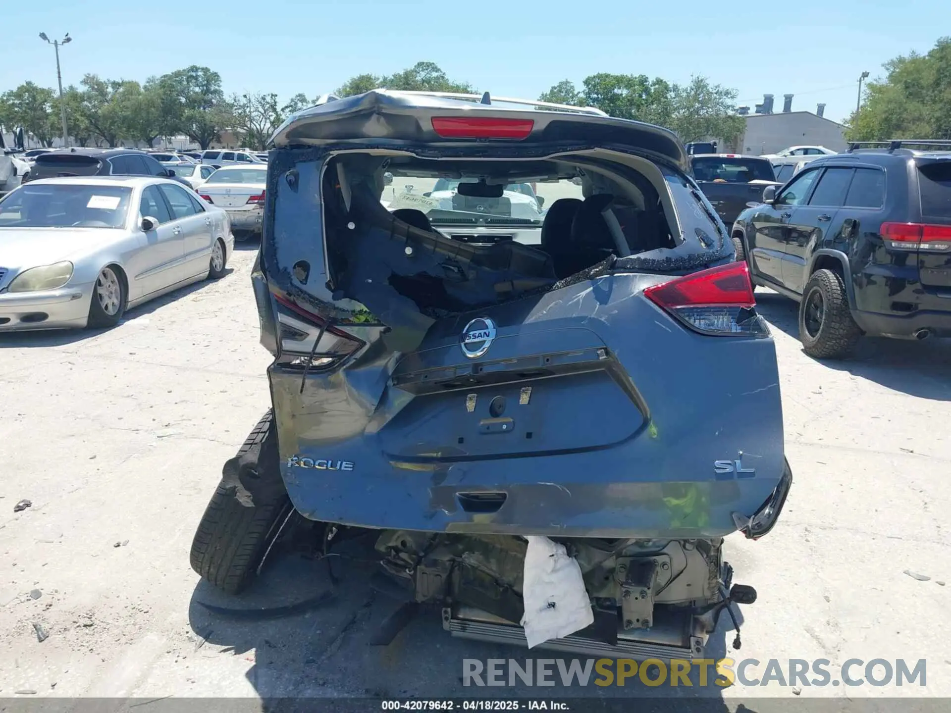 15 Photograph of a damaged car 5N1AT2MT6LC757964 NISSAN ROGUE 2020