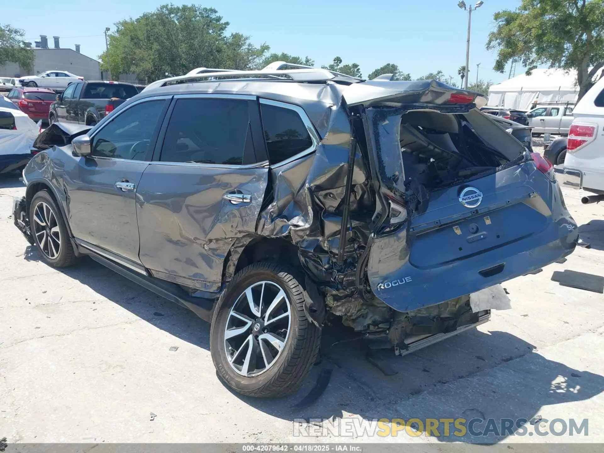 3 Photograph of a damaged car 5N1AT2MT6LC757964 NISSAN ROGUE 2020