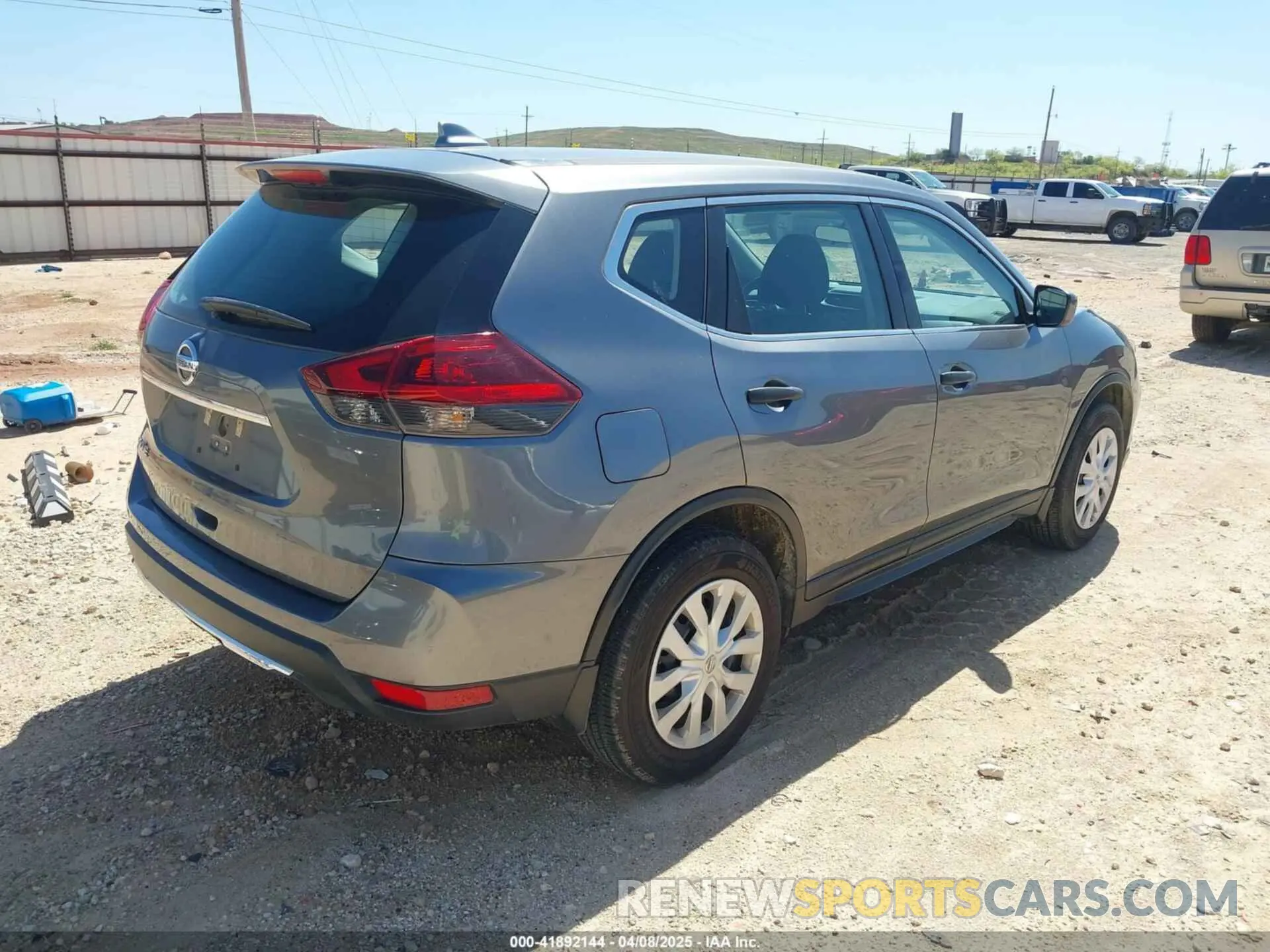 4 Photograph of a damaged car 5N1AT2MT6LC810937 NISSAN ROGUE 2020