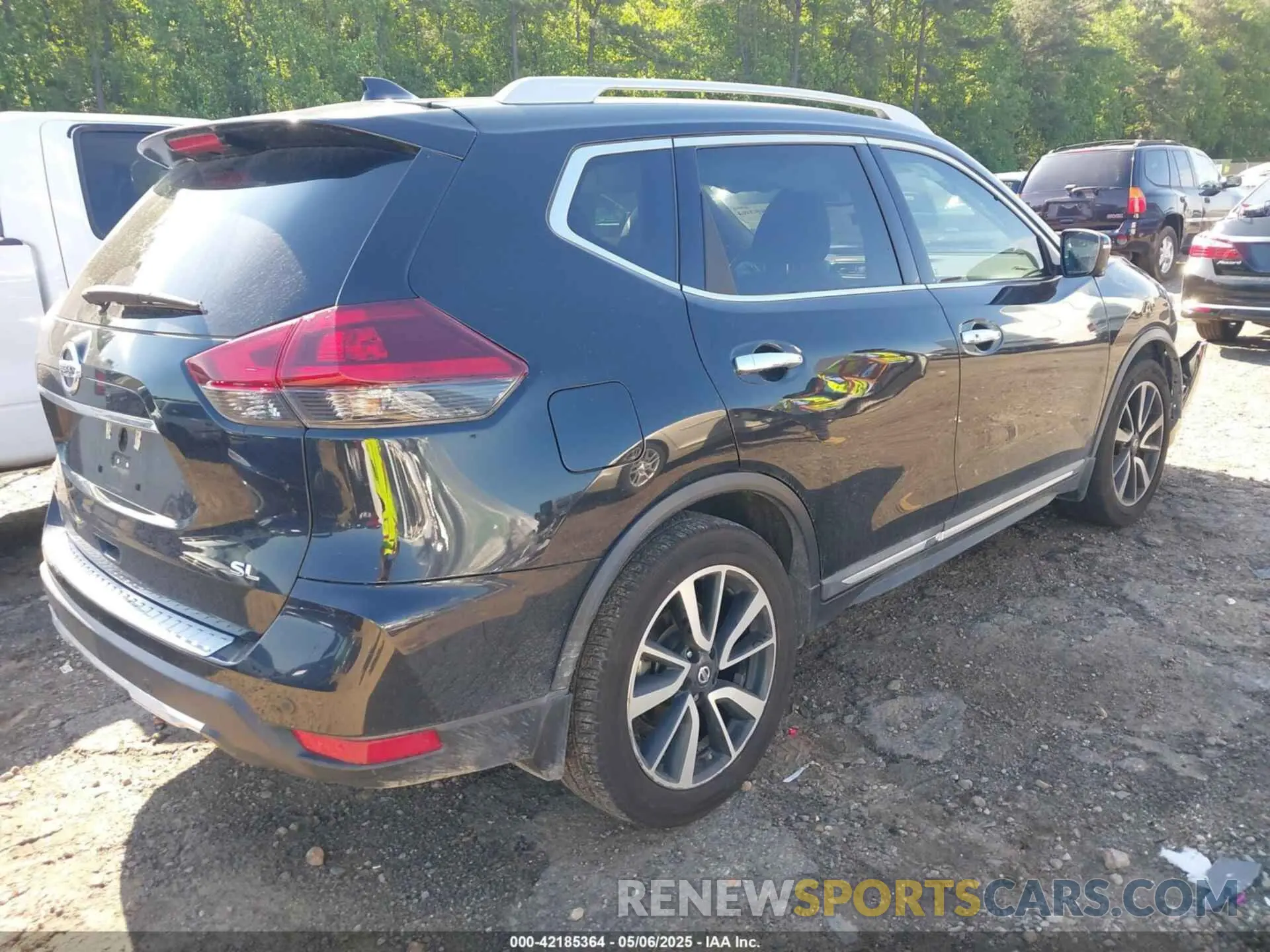 4 Photograph of a damaged car 5N1AT2MT6LC816298 NISSAN ROGUE 2020