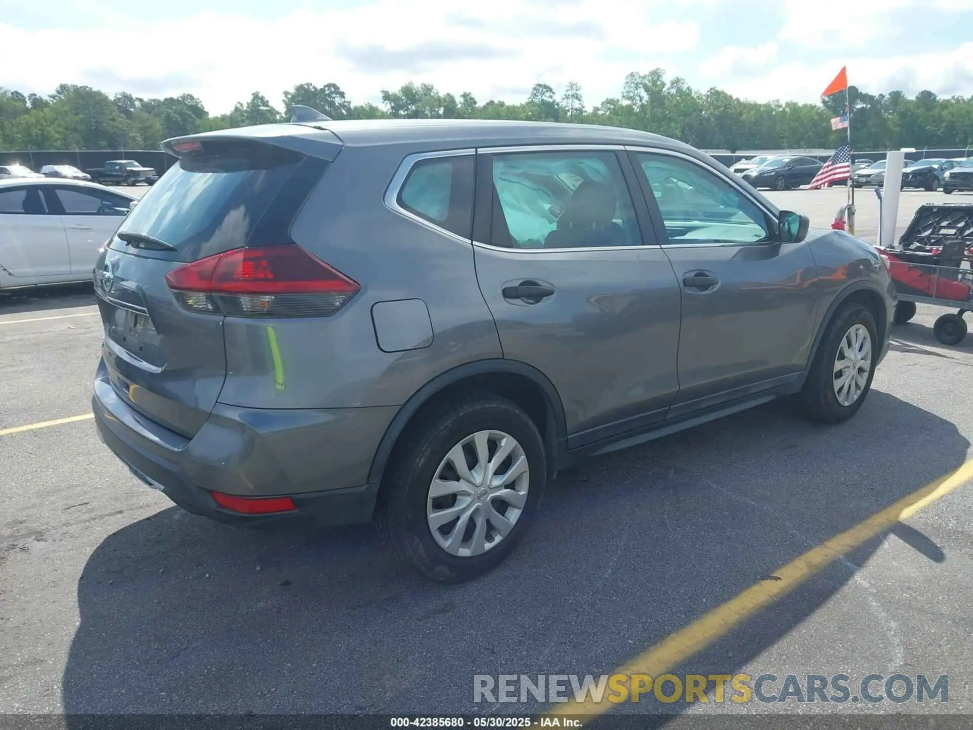 4 Photograph of a damaged car 5N1AT2MT7LC763661 NISSAN ROGUE 2020