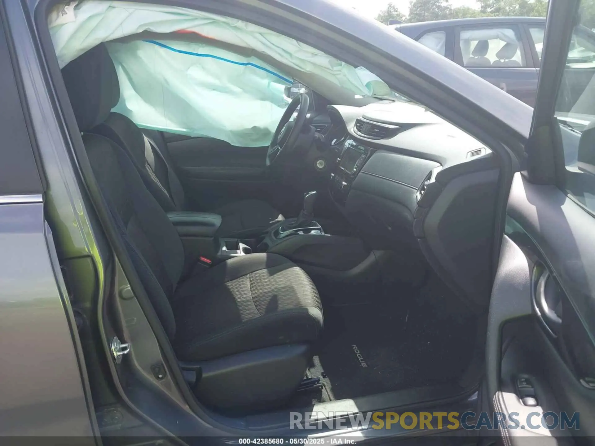 5 Photograph of a damaged car 5N1AT2MT7LC763661 NISSAN ROGUE 2020