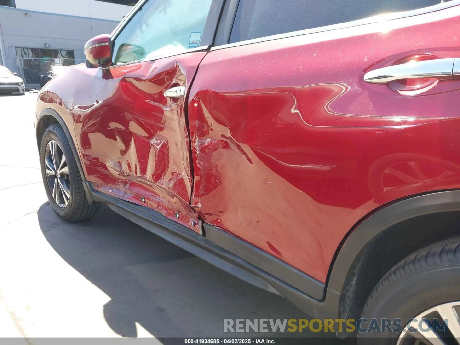 17 Photograph of a damaged car 5N1AT2MT7LC814947 NISSAN ROGUE 2020
