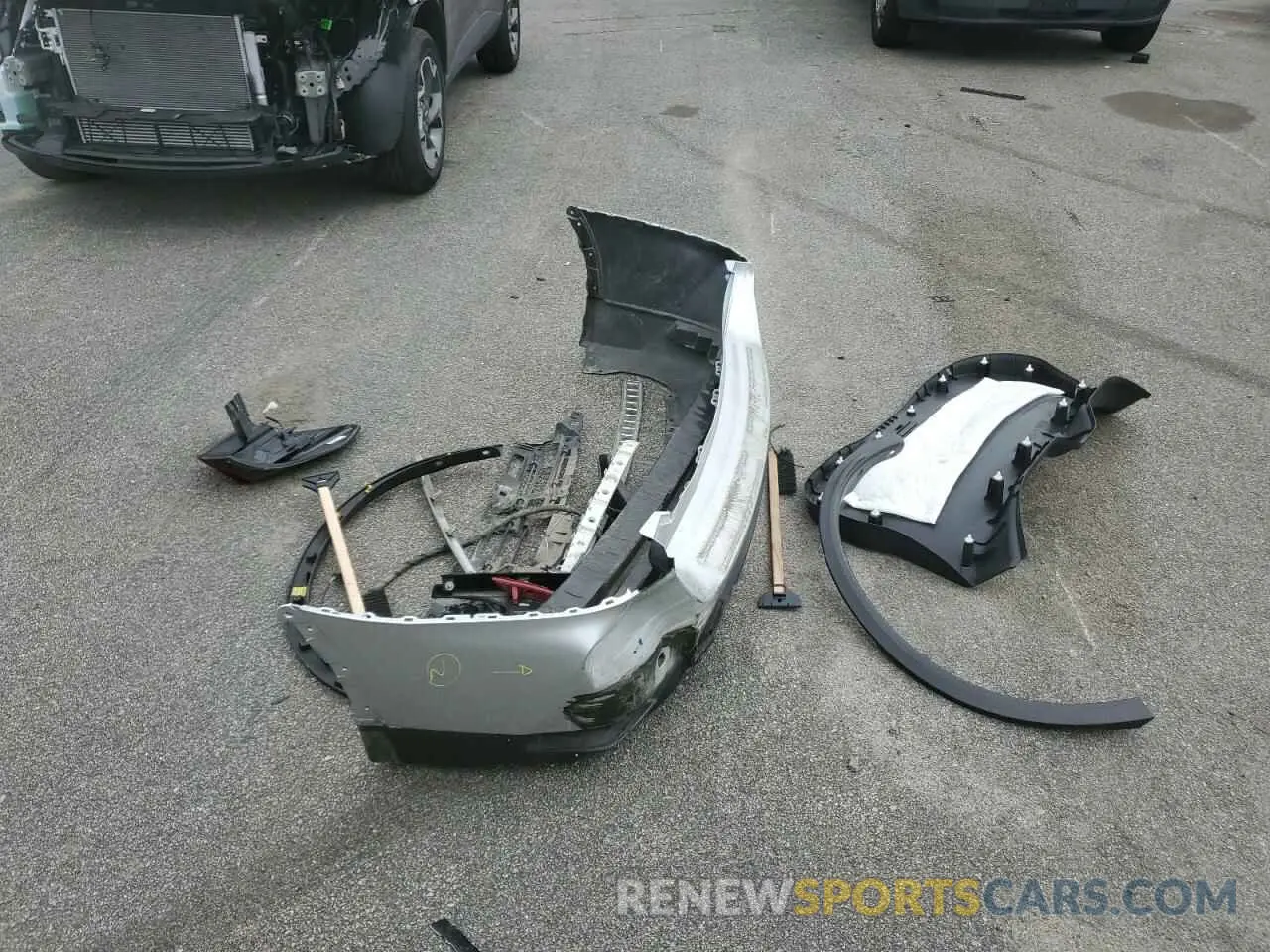 13 Photograph of a damaged car 5N1AT2MT8LC720768 NISSAN ROGUE 2020