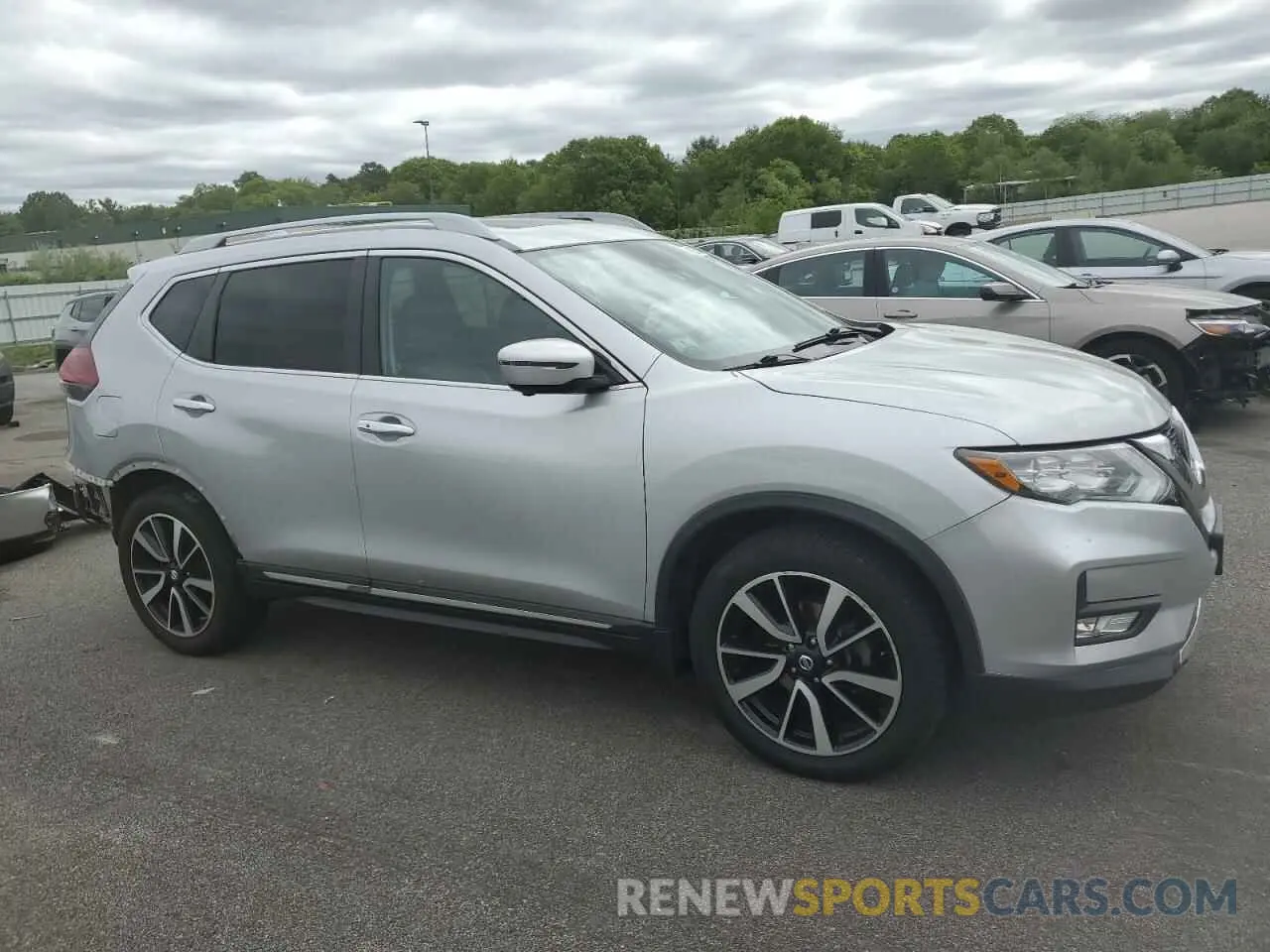 4 Photograph of a damaged car 5N1AT2MT8LC720768 NISSAN ROGUE 2020
