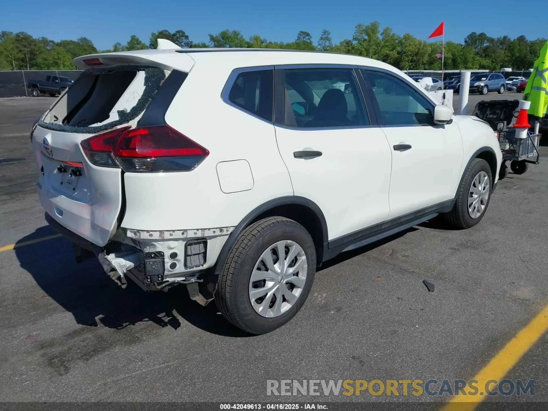 4 Photograph of a damaged car 5N1AT2MT8LC774443 NISSAN ROGUE 2020