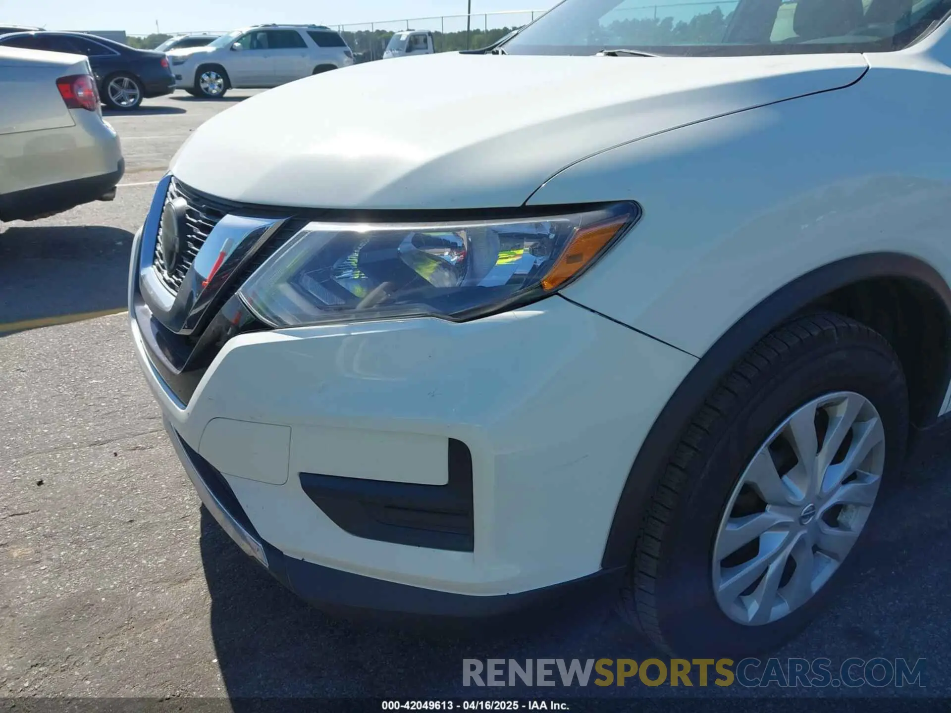 6 Photograph of a damaged car 5N1AT2MT8LC774443 NISSAN ROGUE 2020