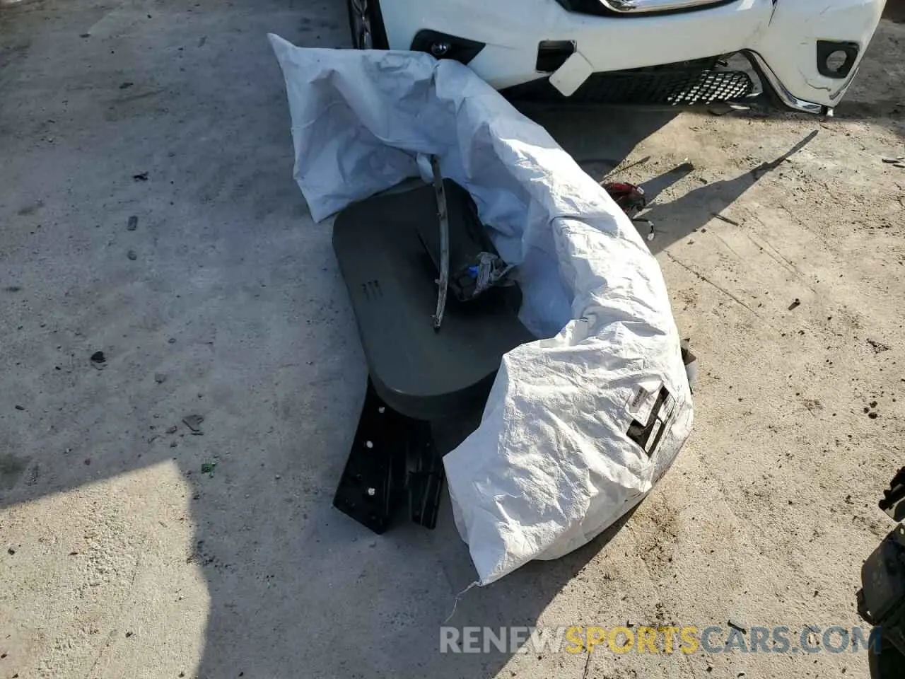 13 Photograph of a damaged car 5N1AT2MT8LC802094 NISSAN ROGUE 2020