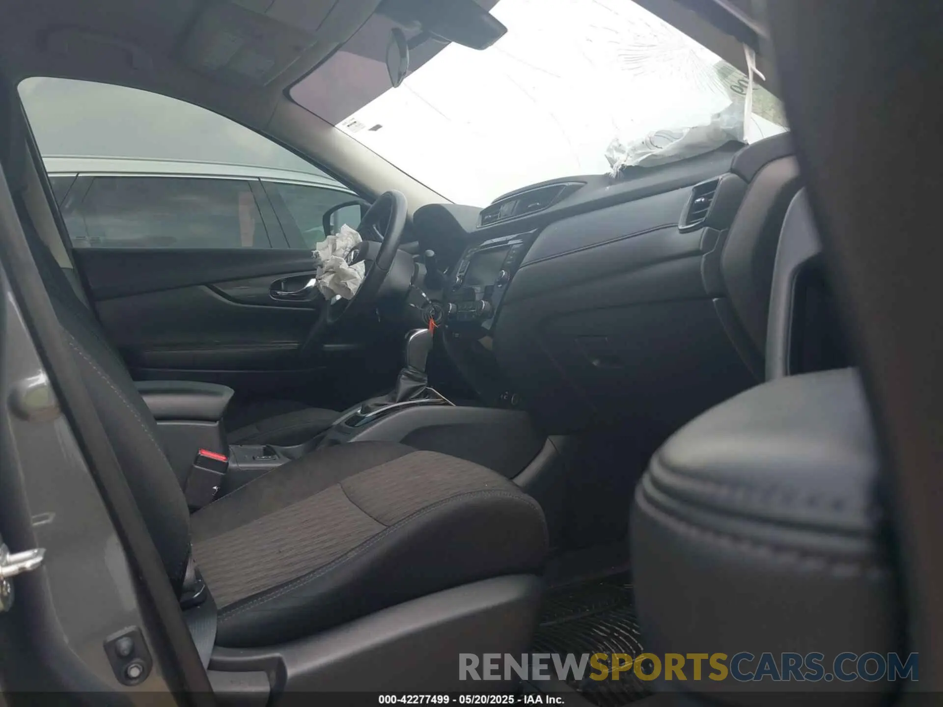 5 Photograph of a damaged car 5N1AT2MT9LC714896 NISSAN ROGUE 2020