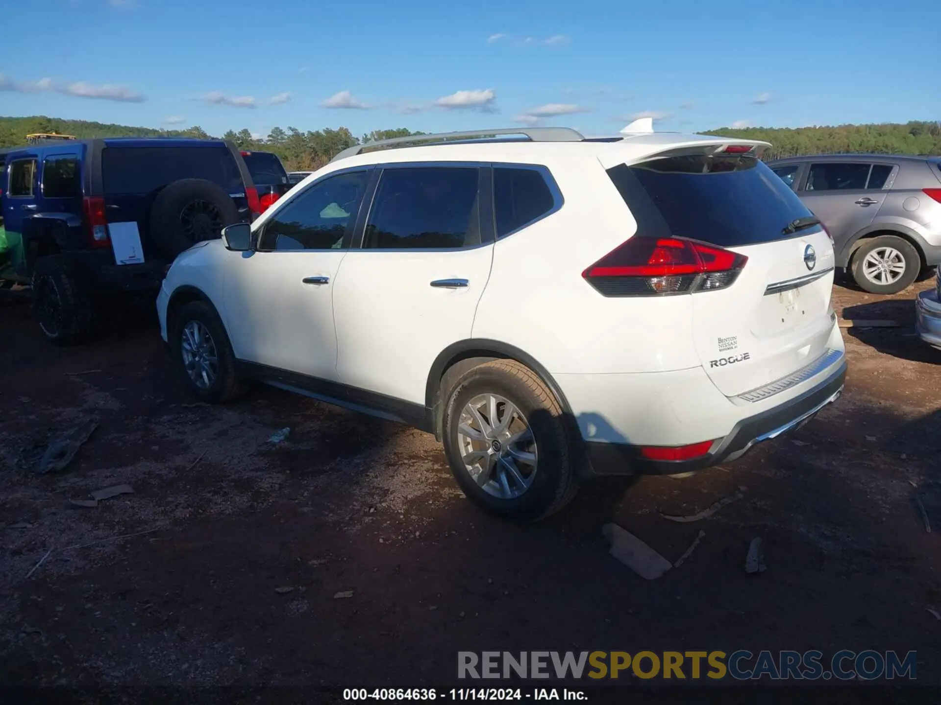 3 Photograph of a damaged car 5N1AT2MT9LC760423 NISSAN ROGUE 2020