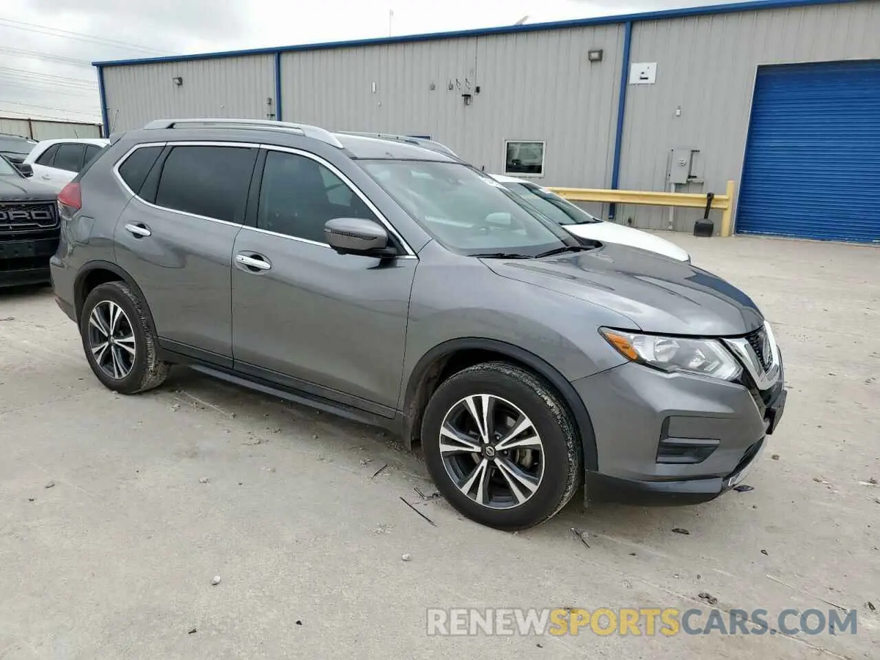 4 Photograph of a damaged car 5N1AT2MT9LC796676 NISSAN ROGUE 2020