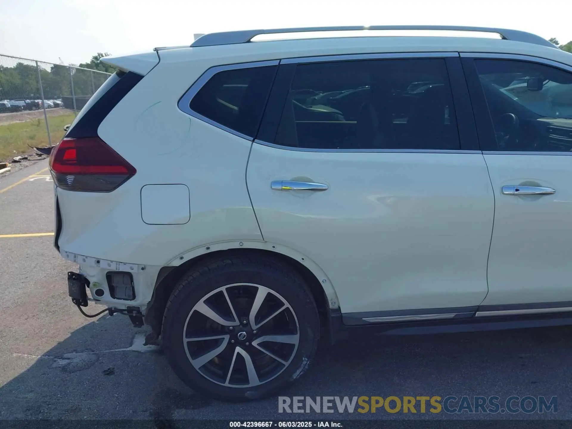 18 Photograph of a damaged car 5N1AT2MTXLC709092 NISSAN ROGUE 2020