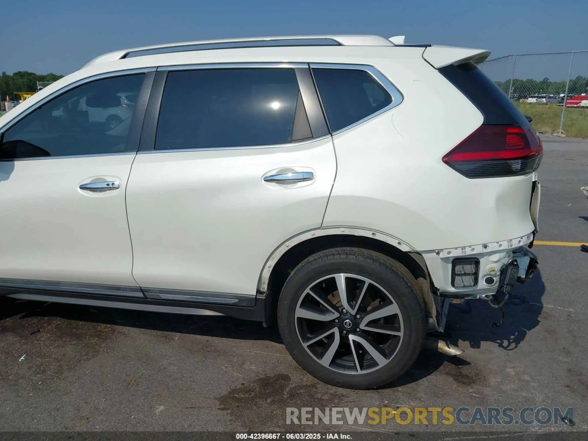 20 Photograph of a damaged car 5N1AT2MTXLC709092 NISSAN ROGUE 2020