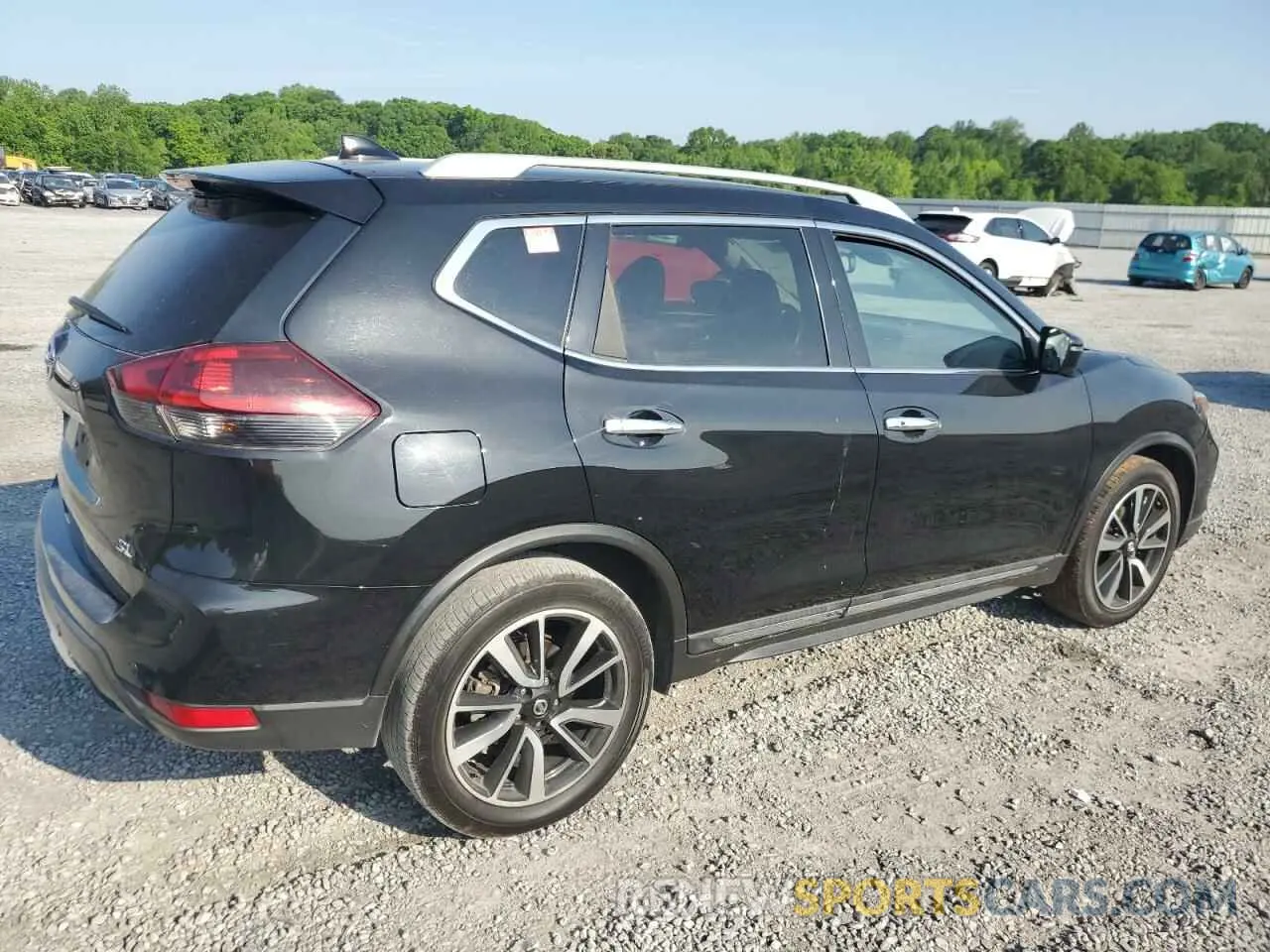 3 Photograph of a damaged car 5N1AT2MTXLC709805 NISSAN ROGUE 2020