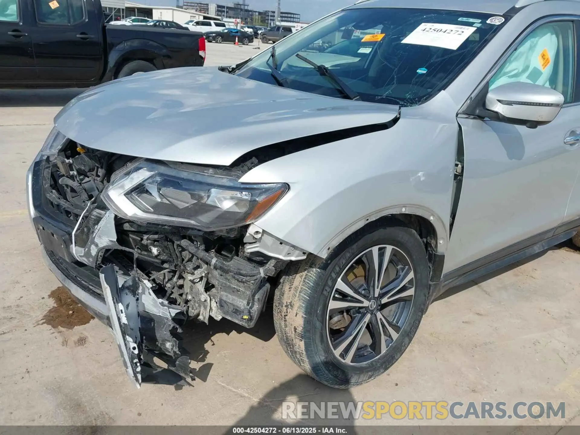 6 Photograph of a damaged car 5N1AT2MTXLC720948 NISSAN ROGUE 2020