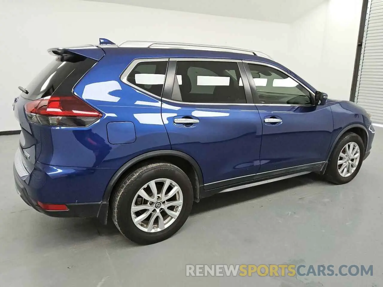 3 Photograph of a damaged car 5N1AT2MTXLC724353 NISSAN ROGUE 2020